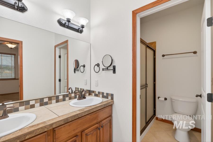 2309 Cambridge Ct. Property Photo 21