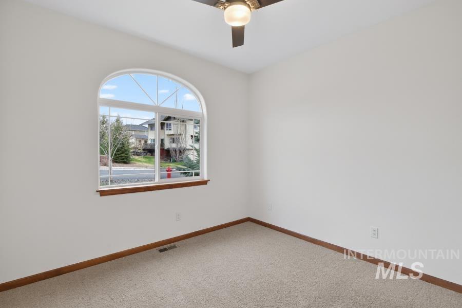 2309 Cambridge Ct. Property Photo 24