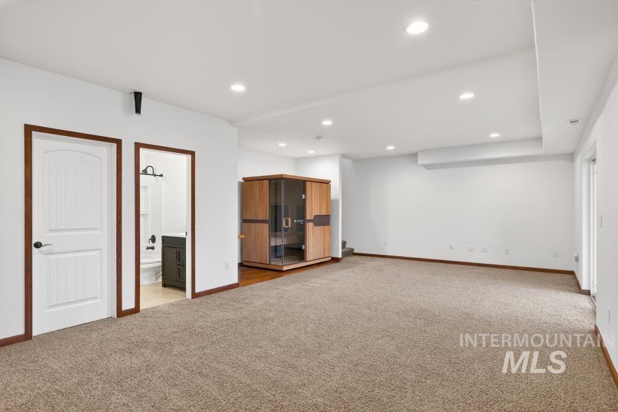 2309 Cambridge Ct. Property Photo 32