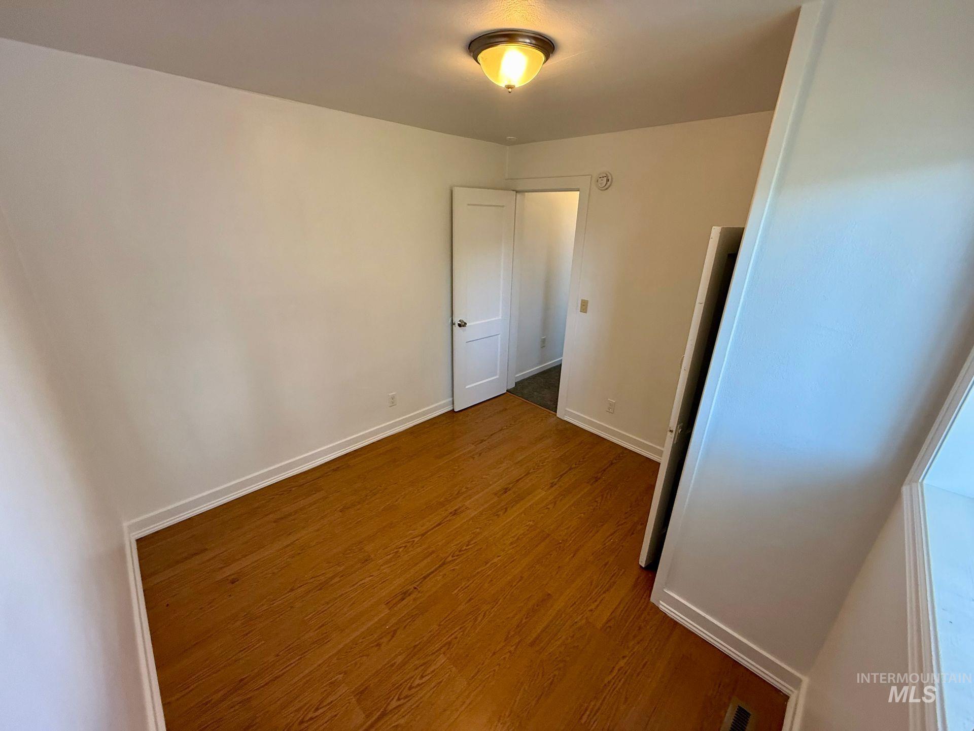 517 12th St Property Photo 2