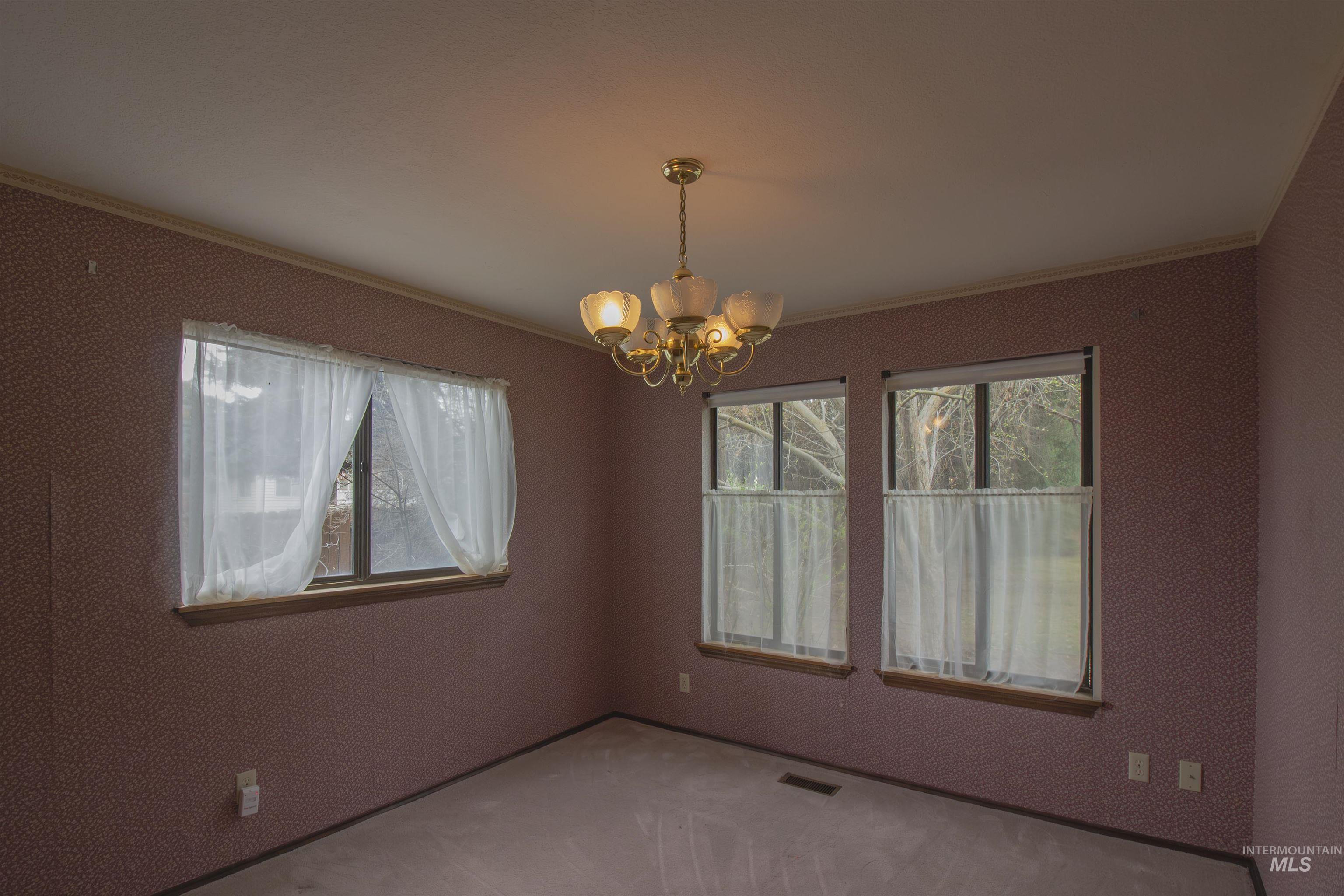 2465 Center Avenue Property Photo 15