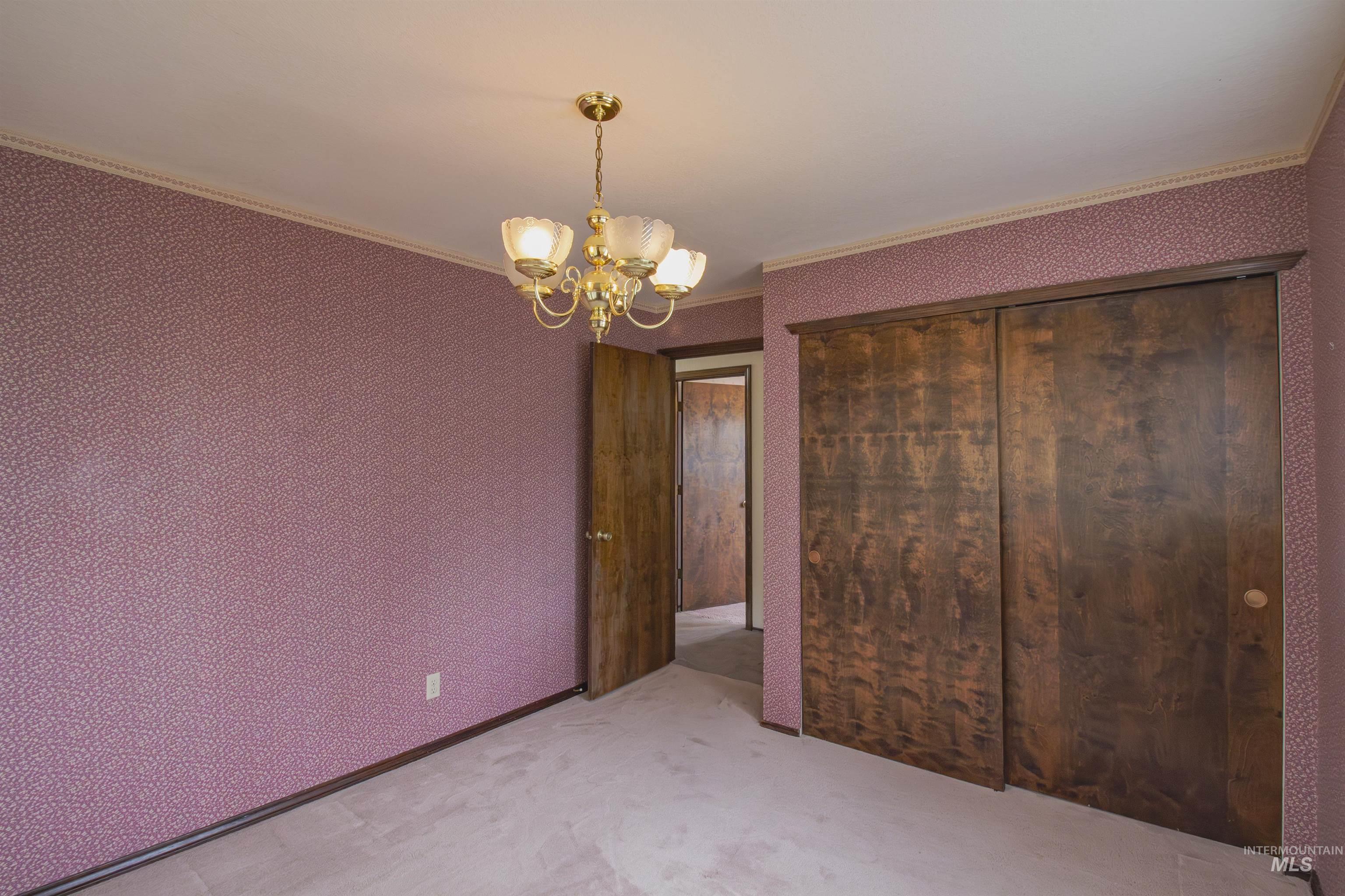 2465 Center Avenue Property Photo 16