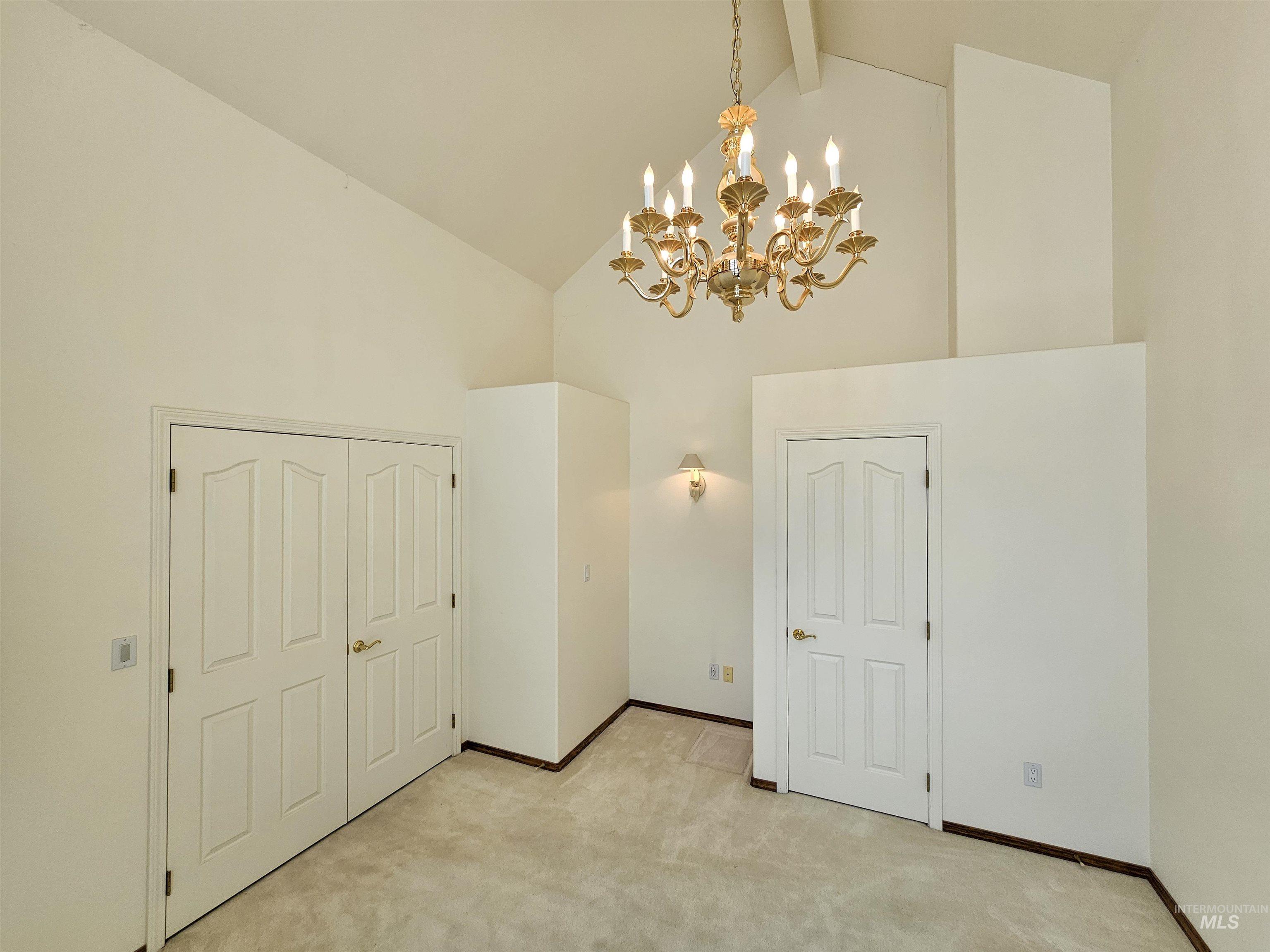 2530 Valleyview Drive Property Photo 4