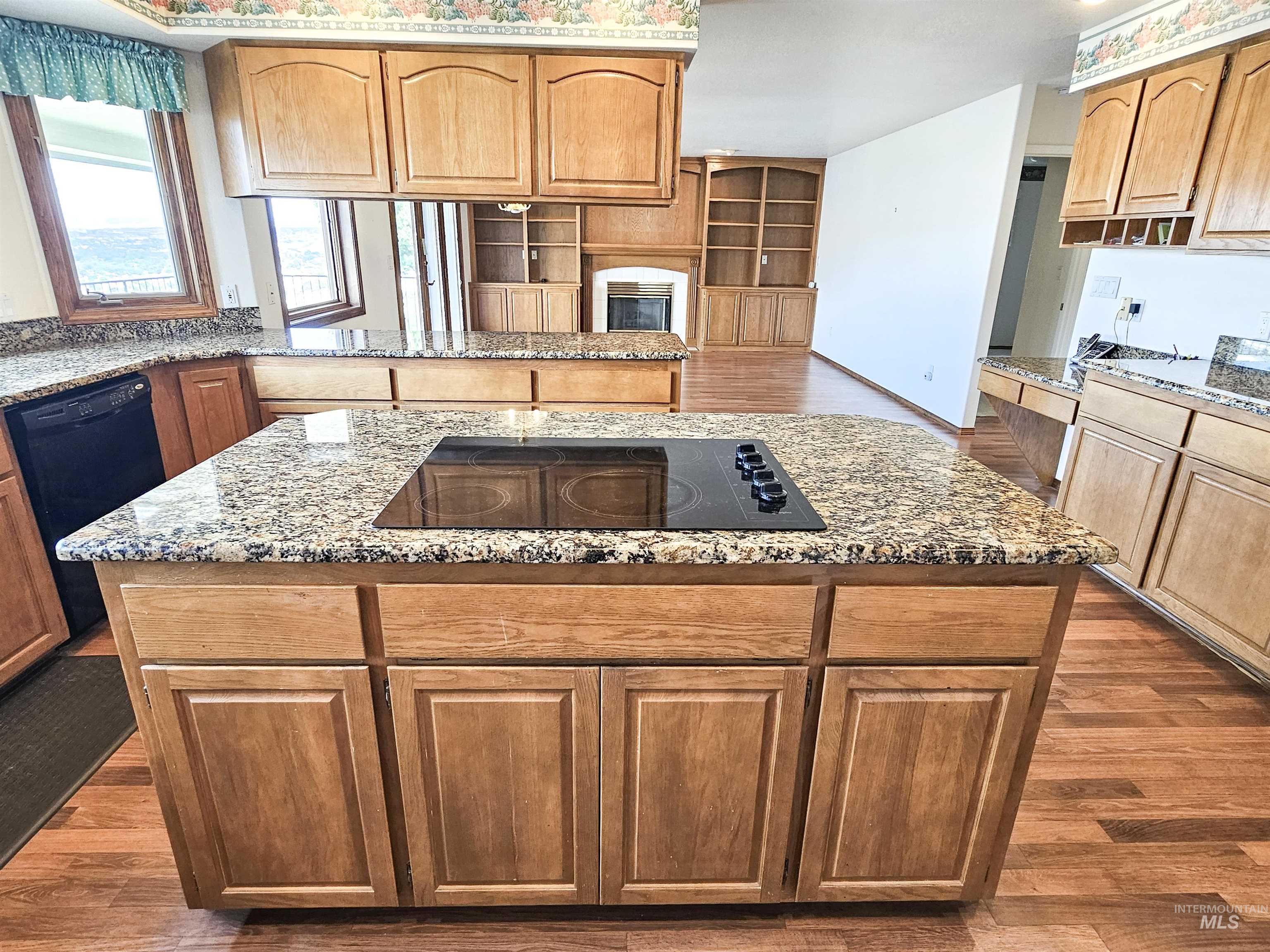 2530 Valleyview Drive Property Photo 9