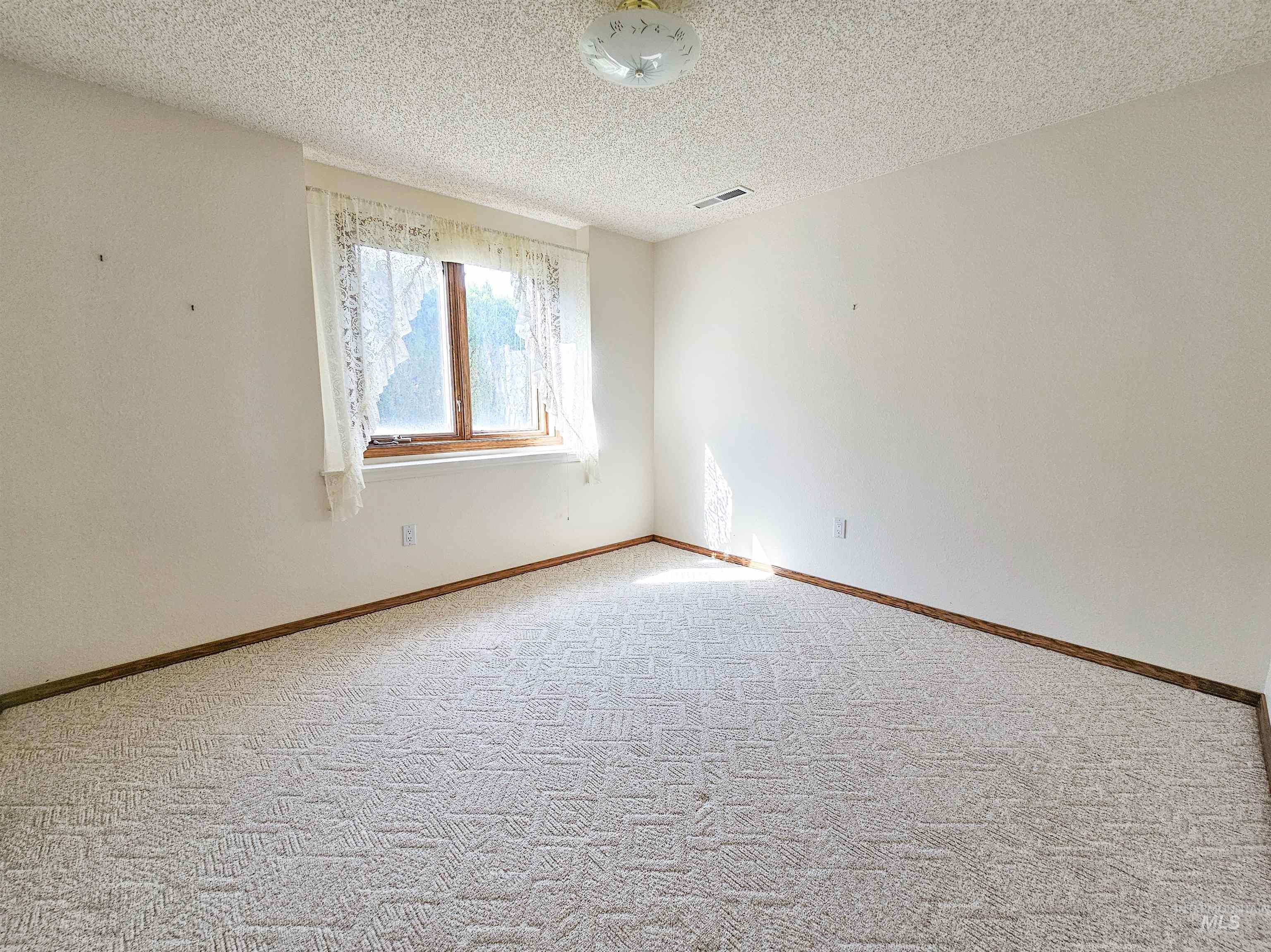 2530 Valleyview Drive Property Photo 27