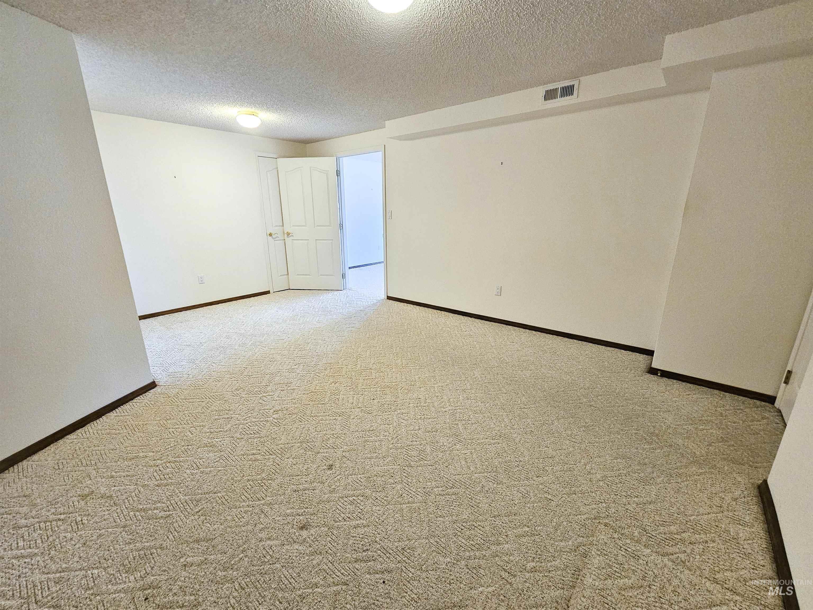 2530 Valleyview Drive Property Photo 28