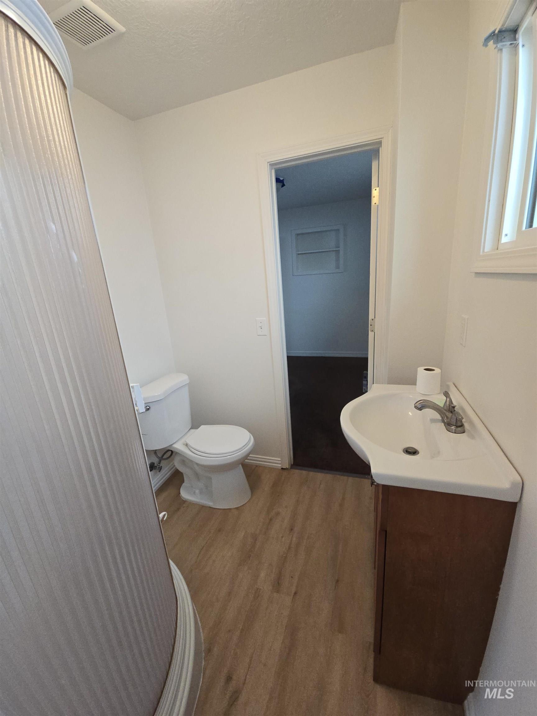 1110 Normal Ave Property Photo 6