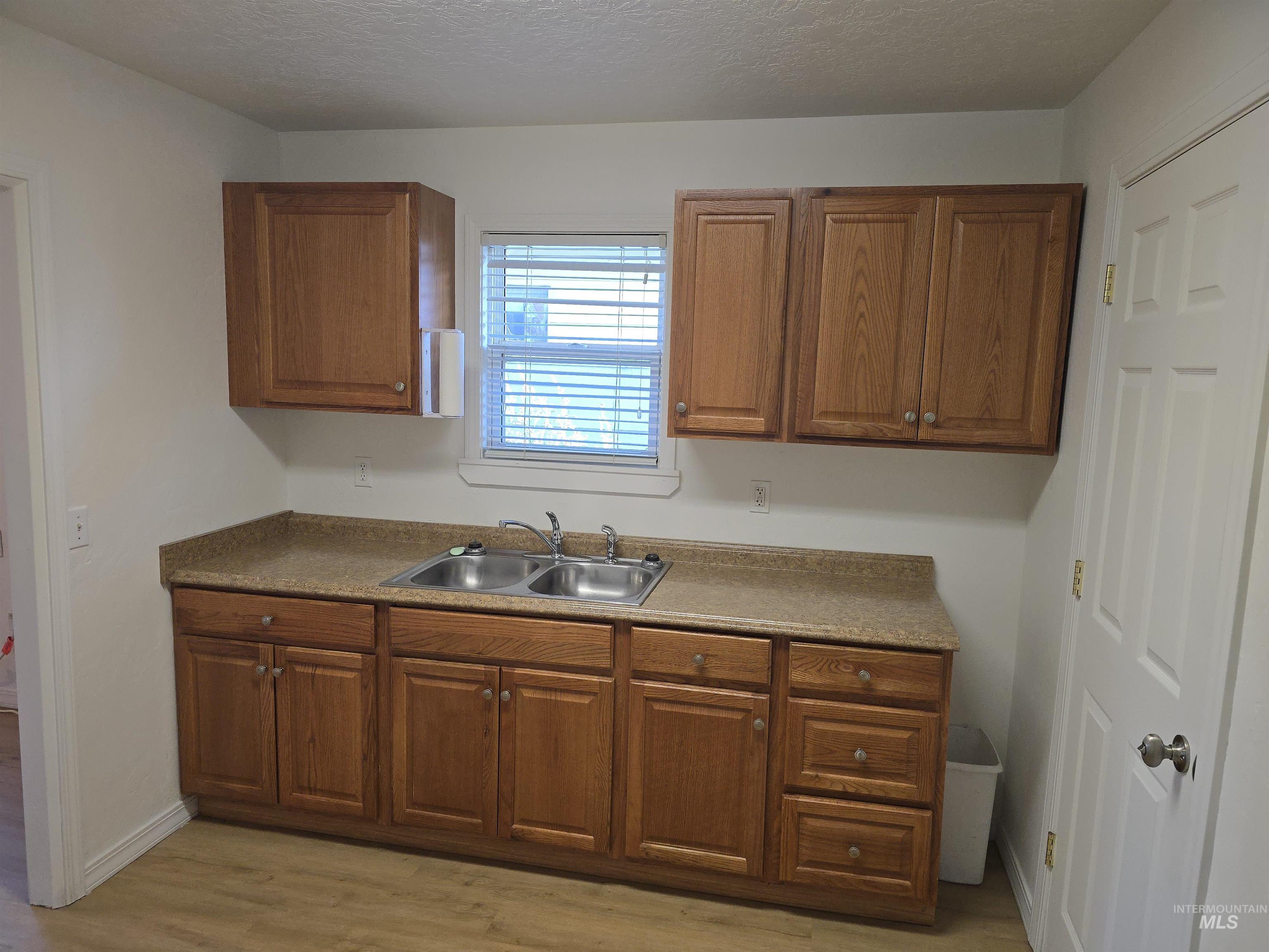 1110 Normal Ave Property Photo 9