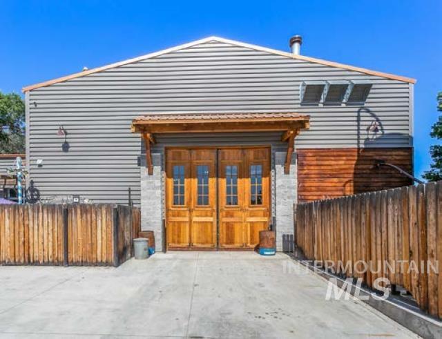 9719 W Chinden Property Photo 2
