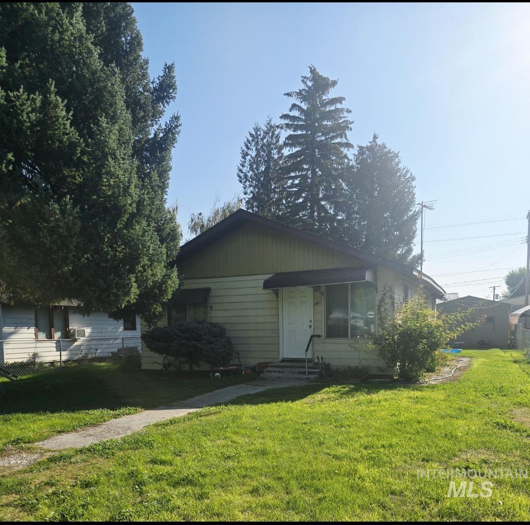 1051 Almo Property Photo 1