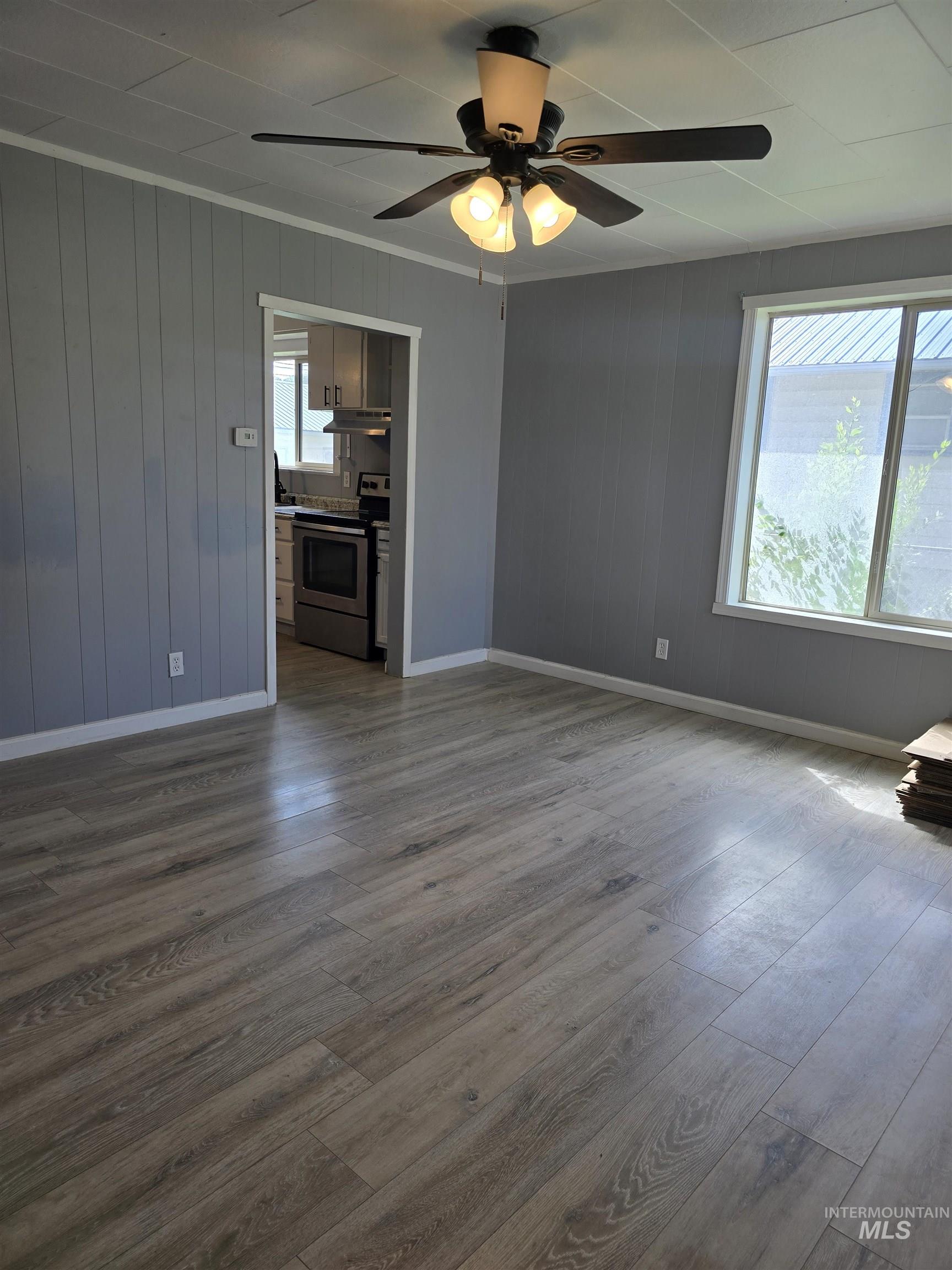 1051 Almo Property Photo 7