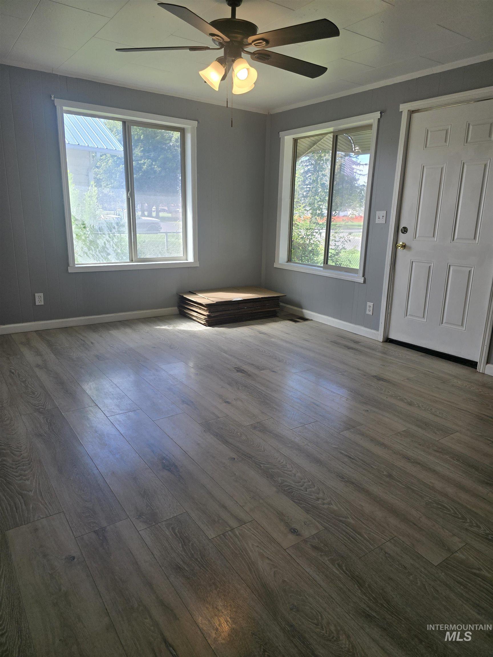 1051 Almo Property Photo 8