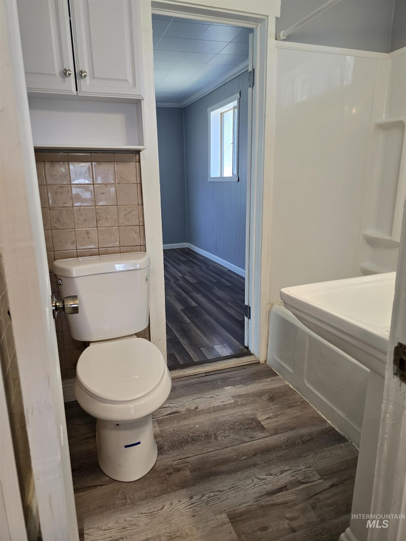 1051 Almo Property Photo 13