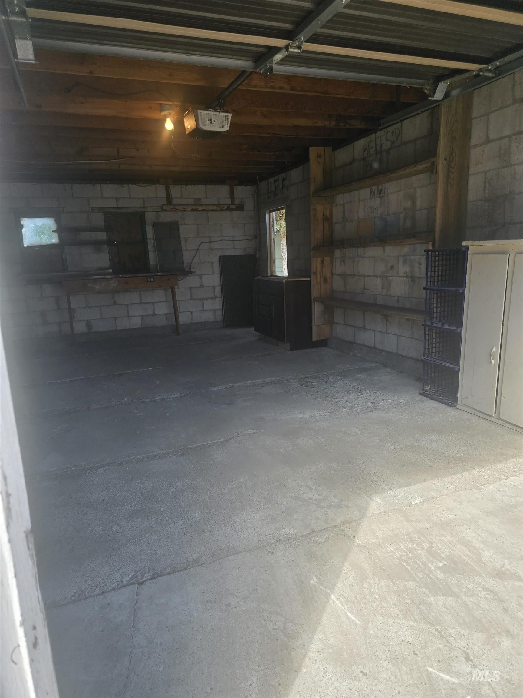 1051 Almo Property Photo 18