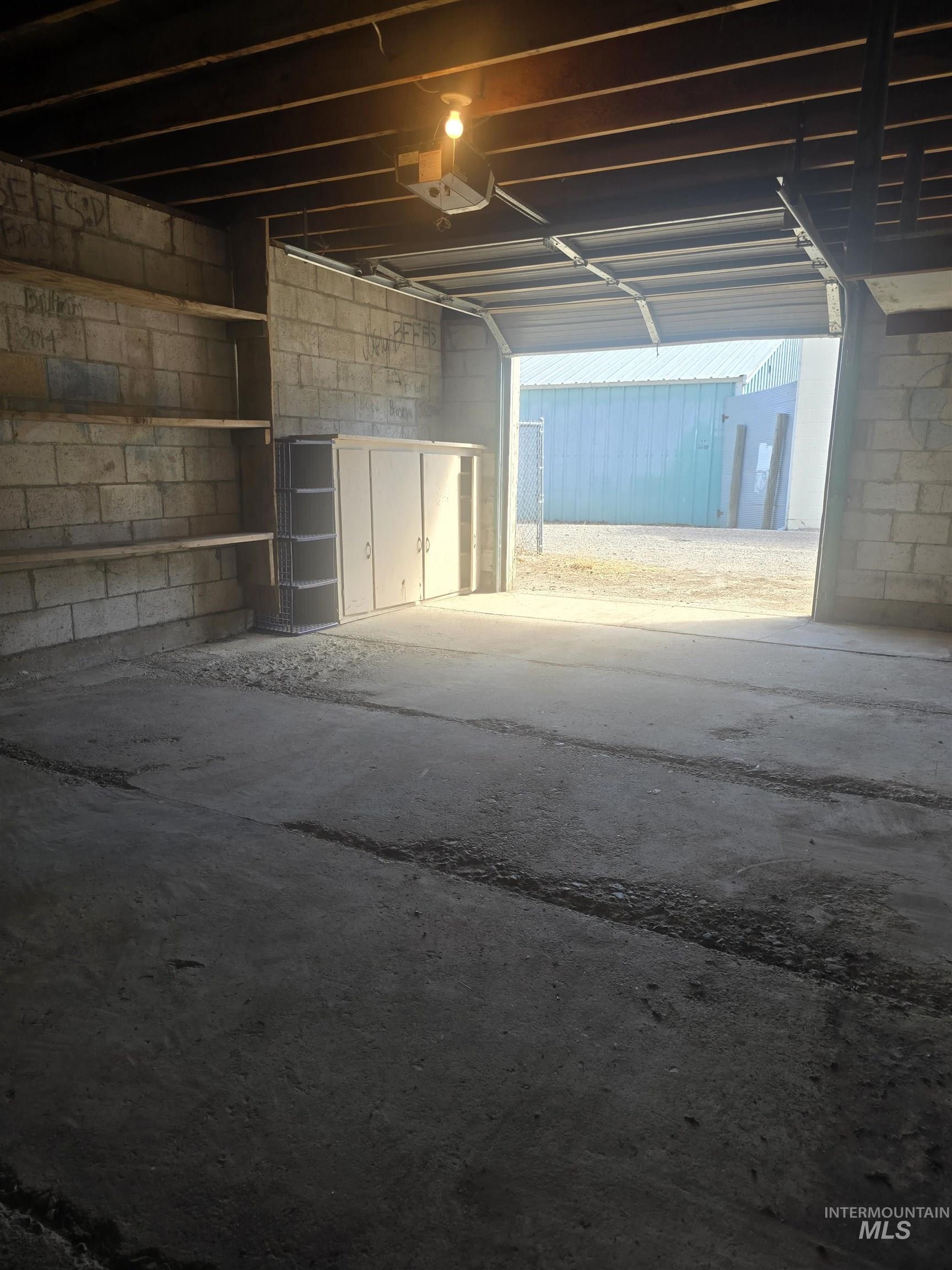 1051 Almo Property Photo 19