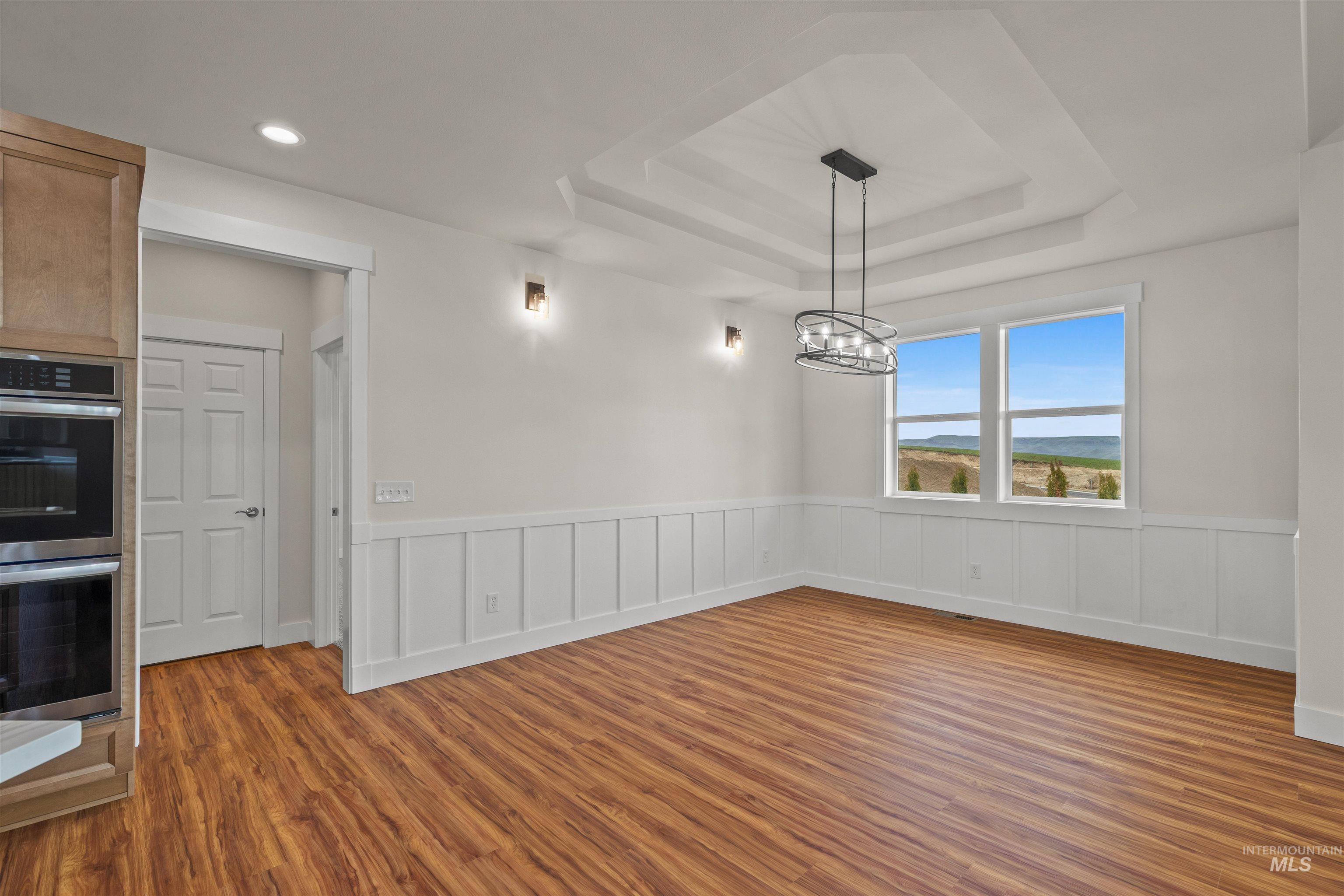 1743 Golden Hills Drive Property Photo 12