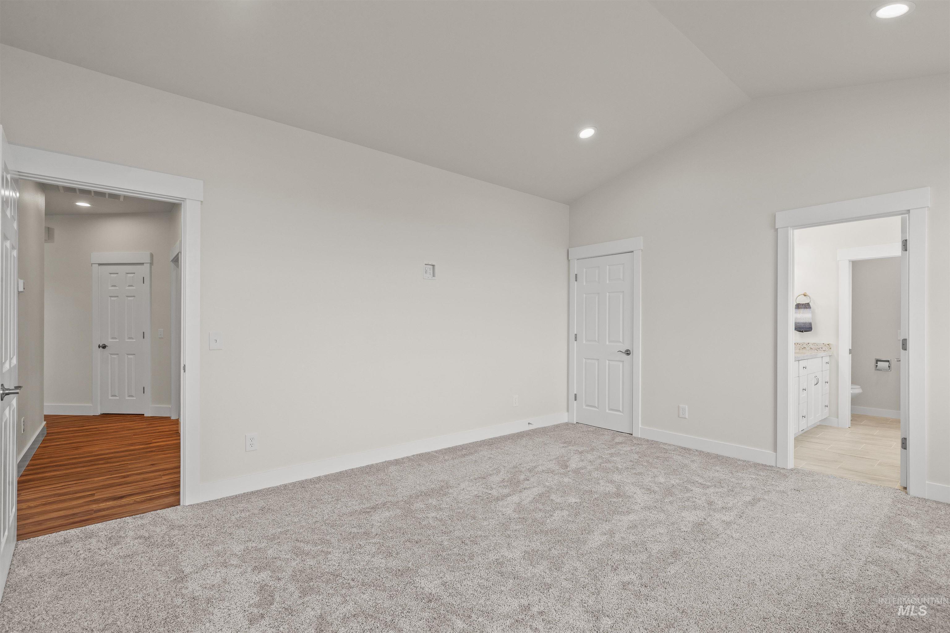 1743 Golden Hills Drive Property Photo 24