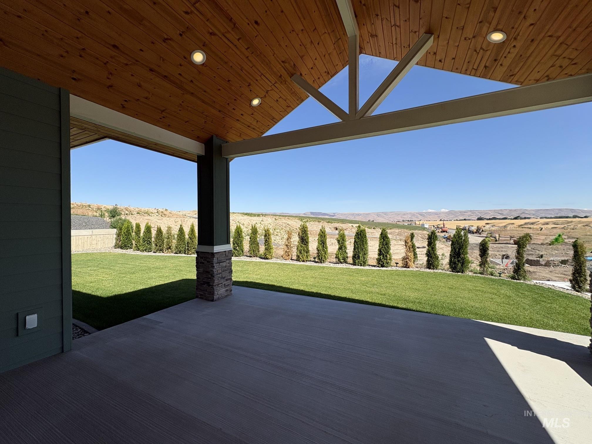 1743 Golden Hills Drive Property Photo 33