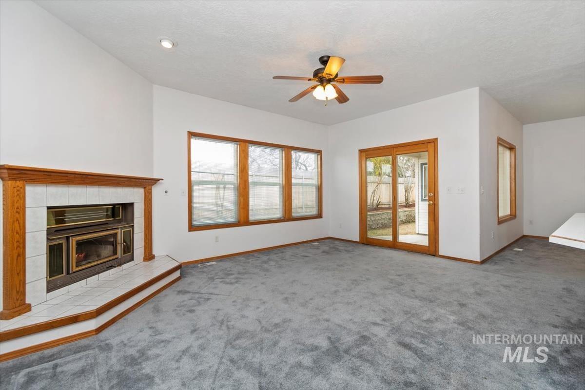 2305 E Oakridge St Property Photo 10