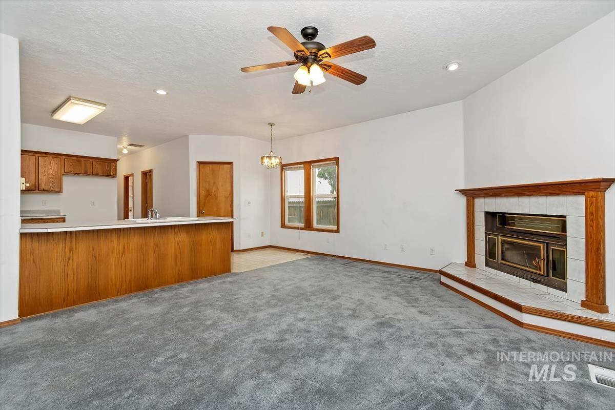 2305 E Oakridge St Property Photo 11