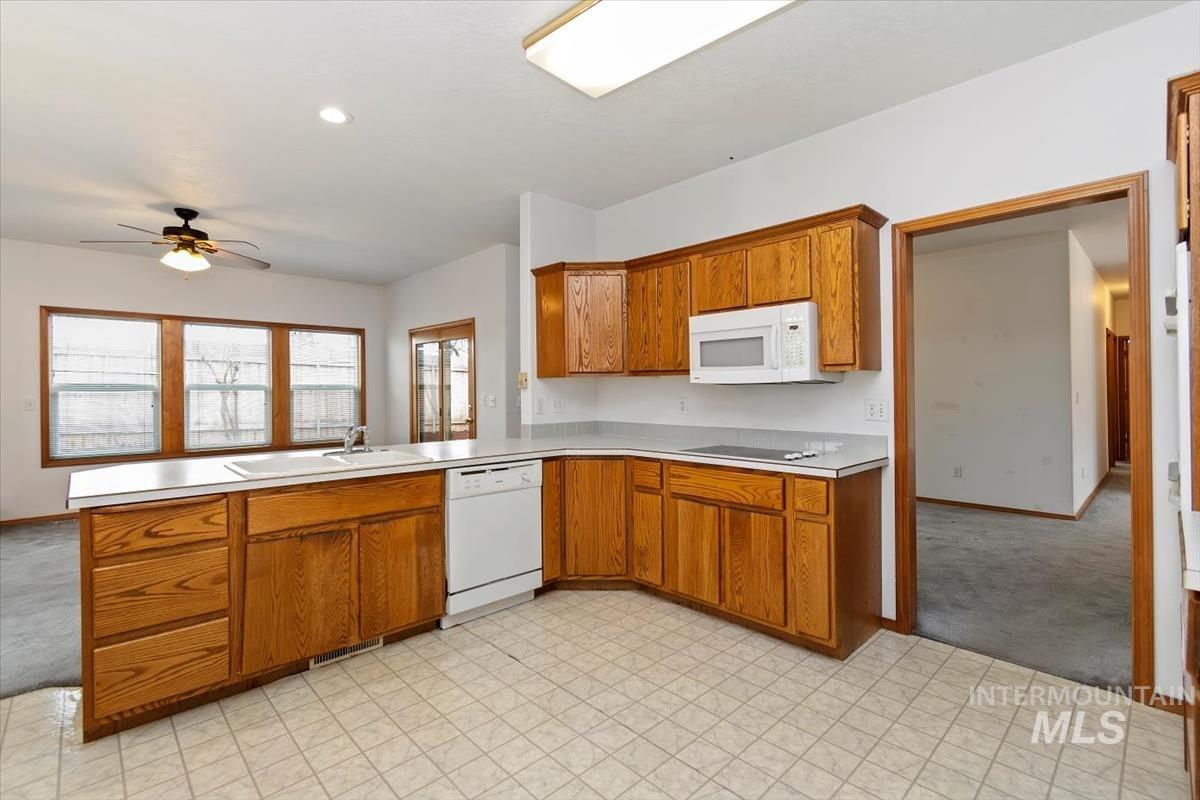 2305 E Oakridge St Property Photo 15