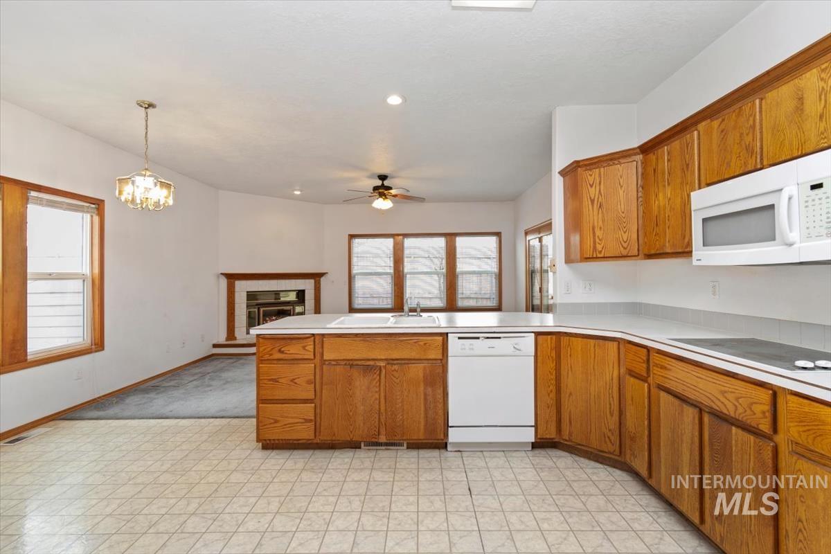 2305 E Oakridge St Property Photo 16