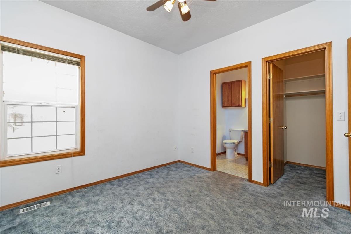 2305 E Oakridge St Property Photo 23