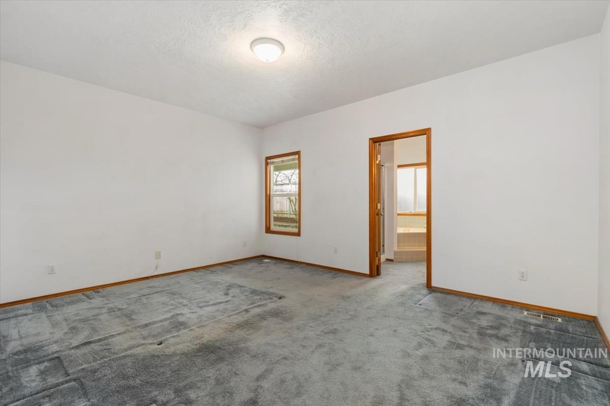 2305 E Oakridge St Property Photo 26