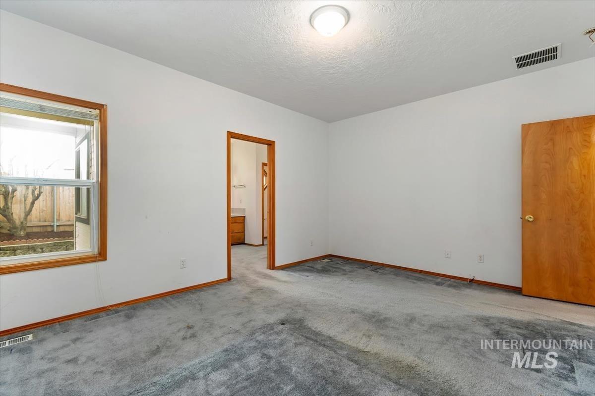 2305 E Oakridge St Property Photo 29