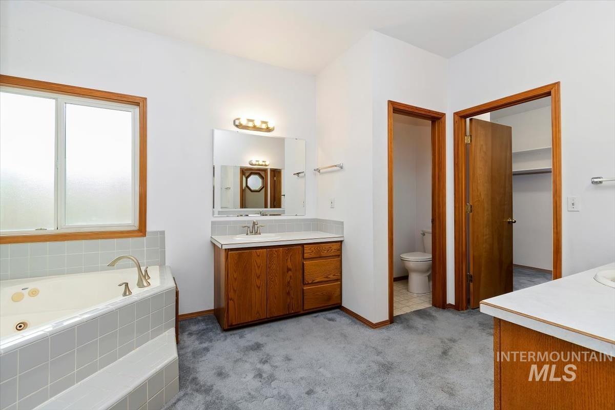 2305 E Oakridge St Property Photo 31