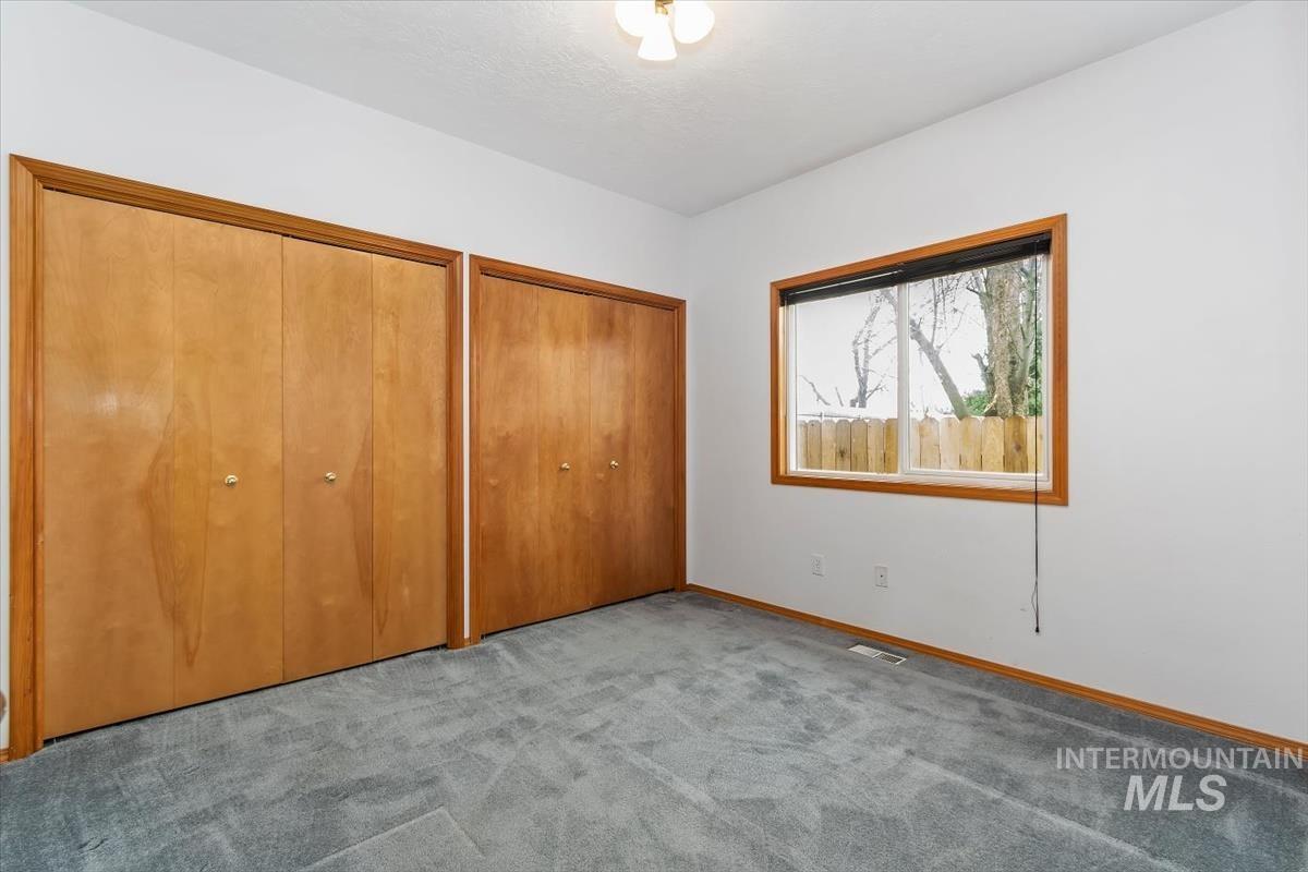 2305 E Oakridge St Property Photo 35