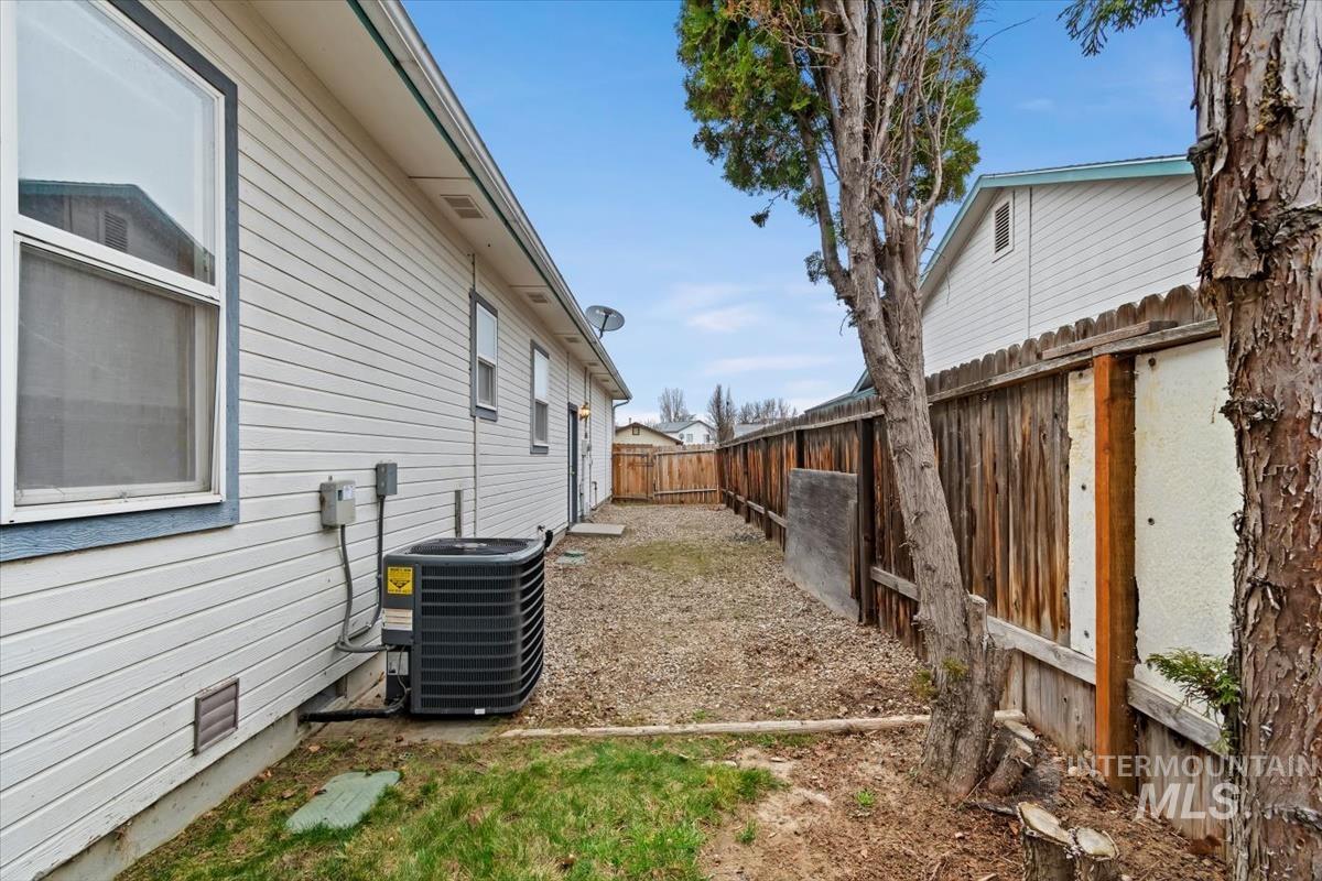 2305 E Oakridge St Property Photo 40