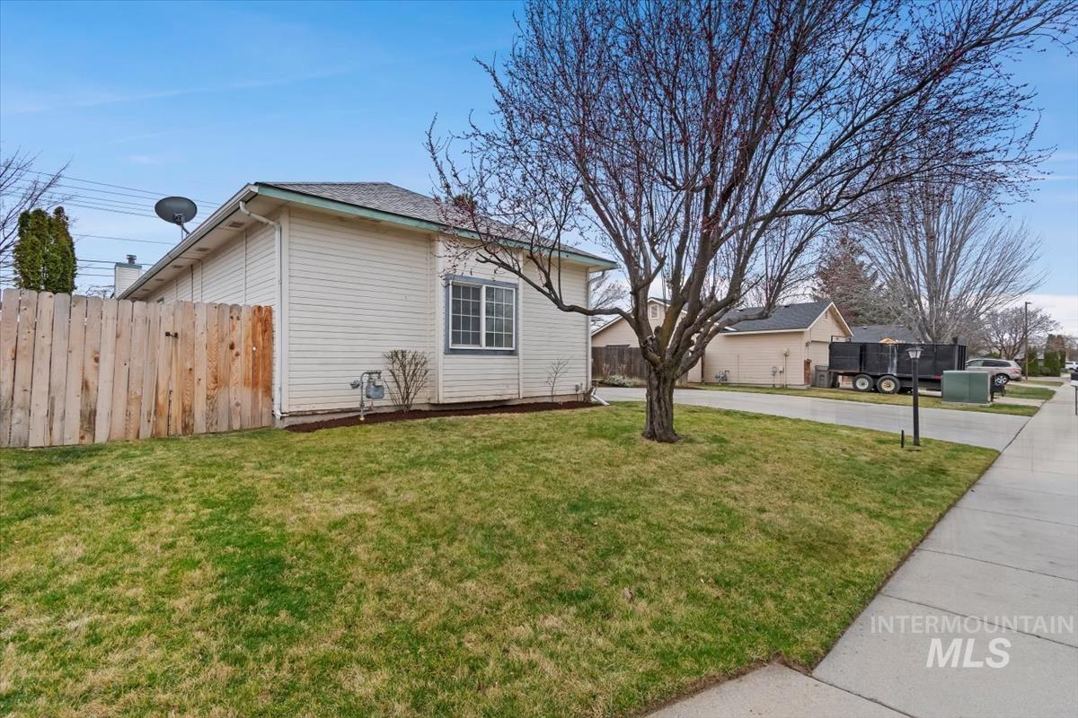 2305 E Oakridge St Property Photo 44