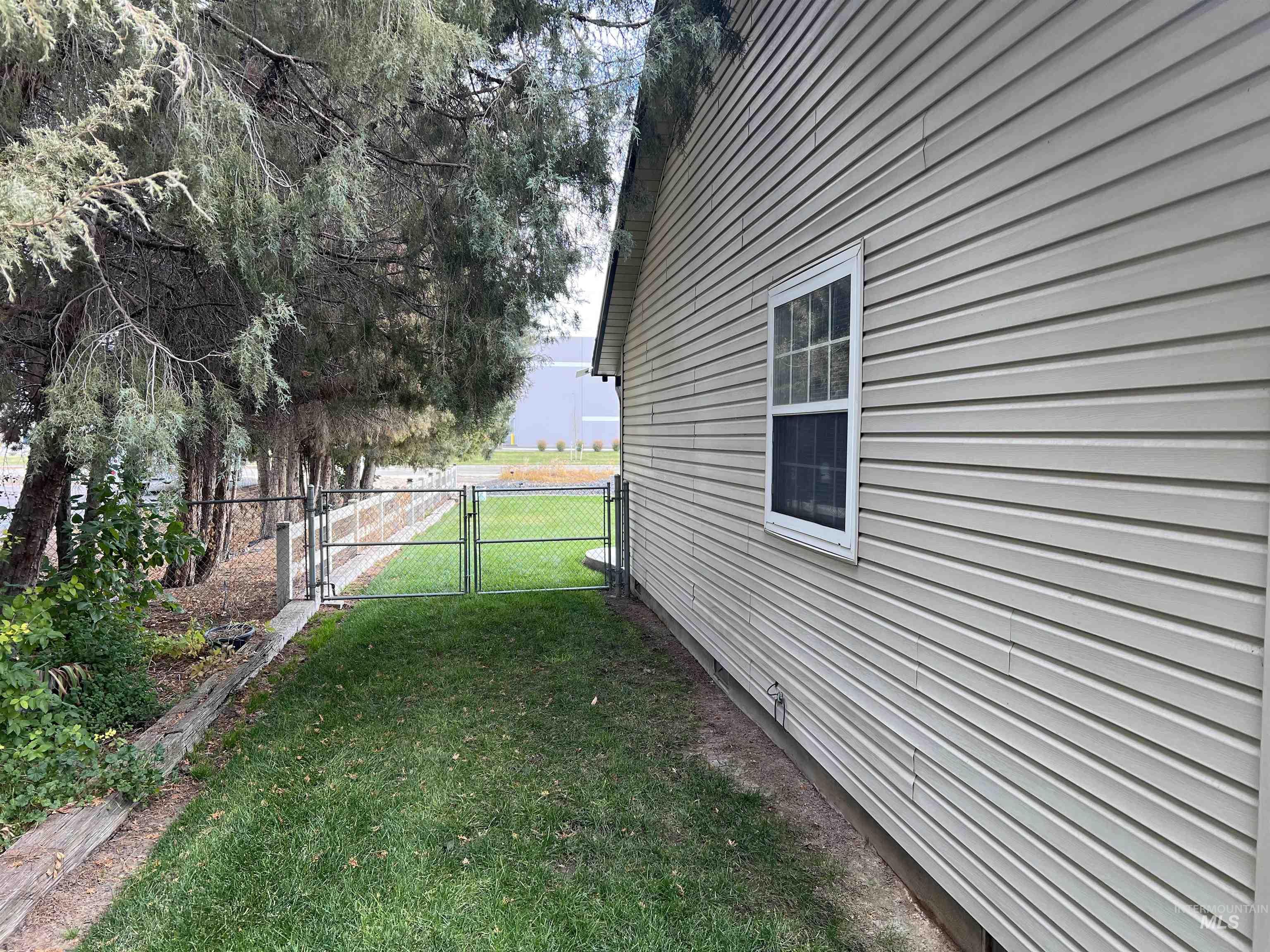 16545 Madison Rd Property Photo 12