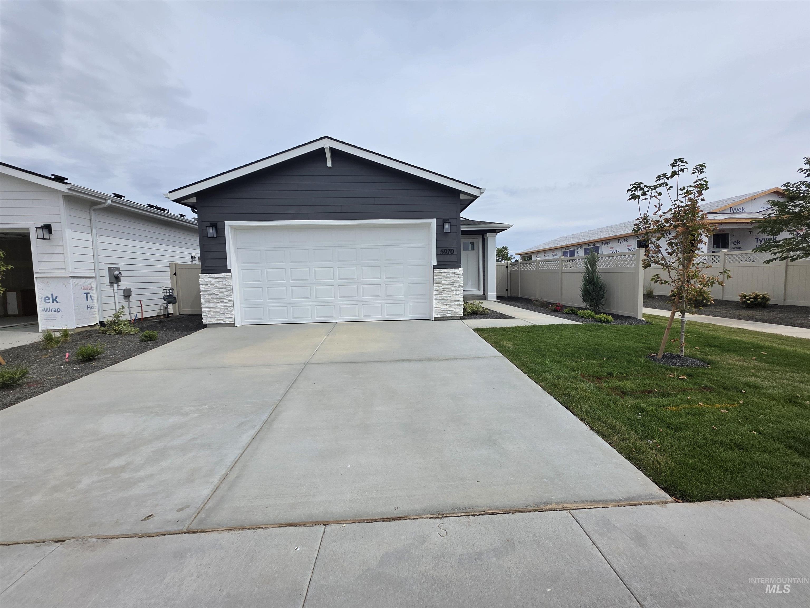 5970 N Static Line Ave Property Photo 1