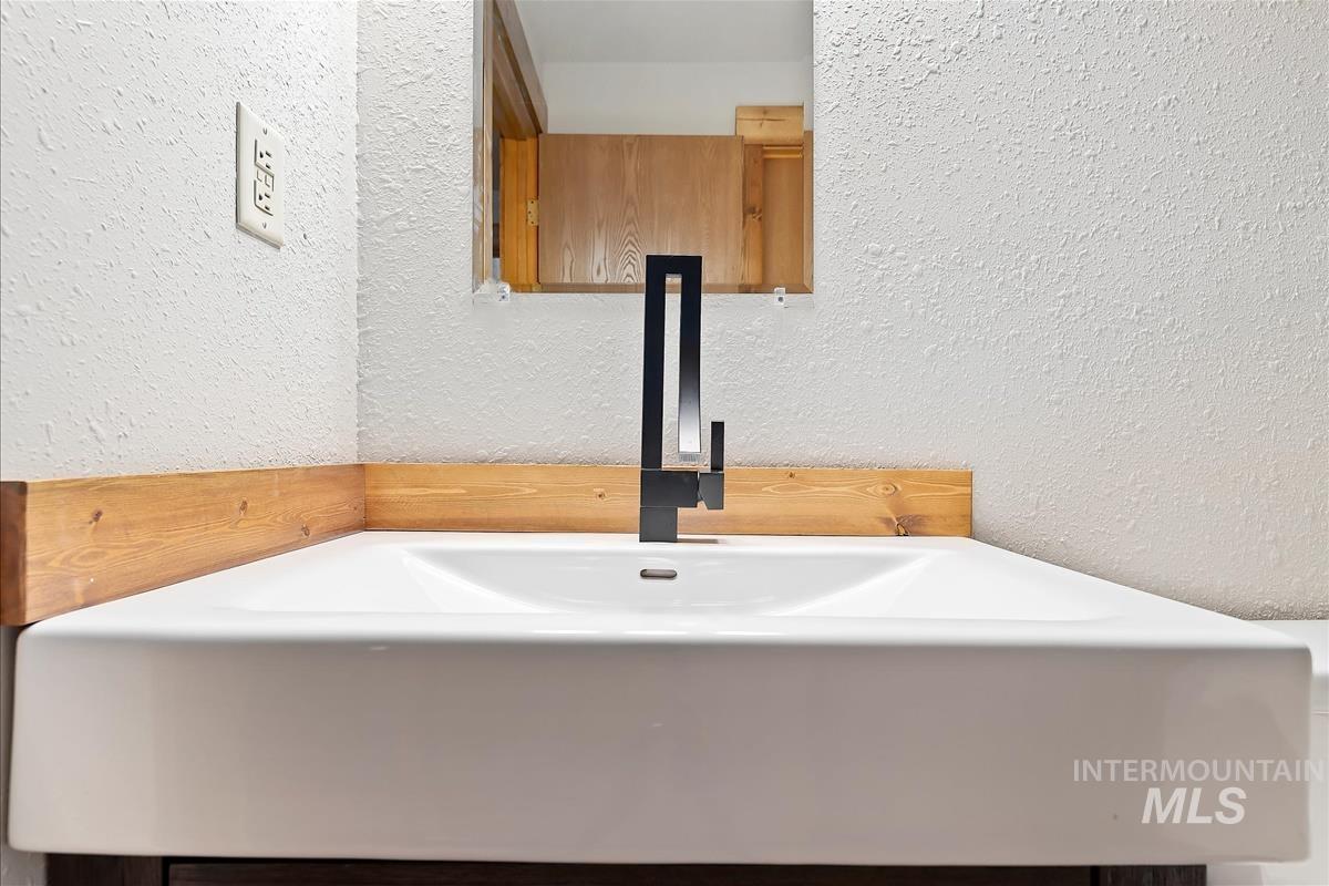 10 Crick Road Property Photo 21
