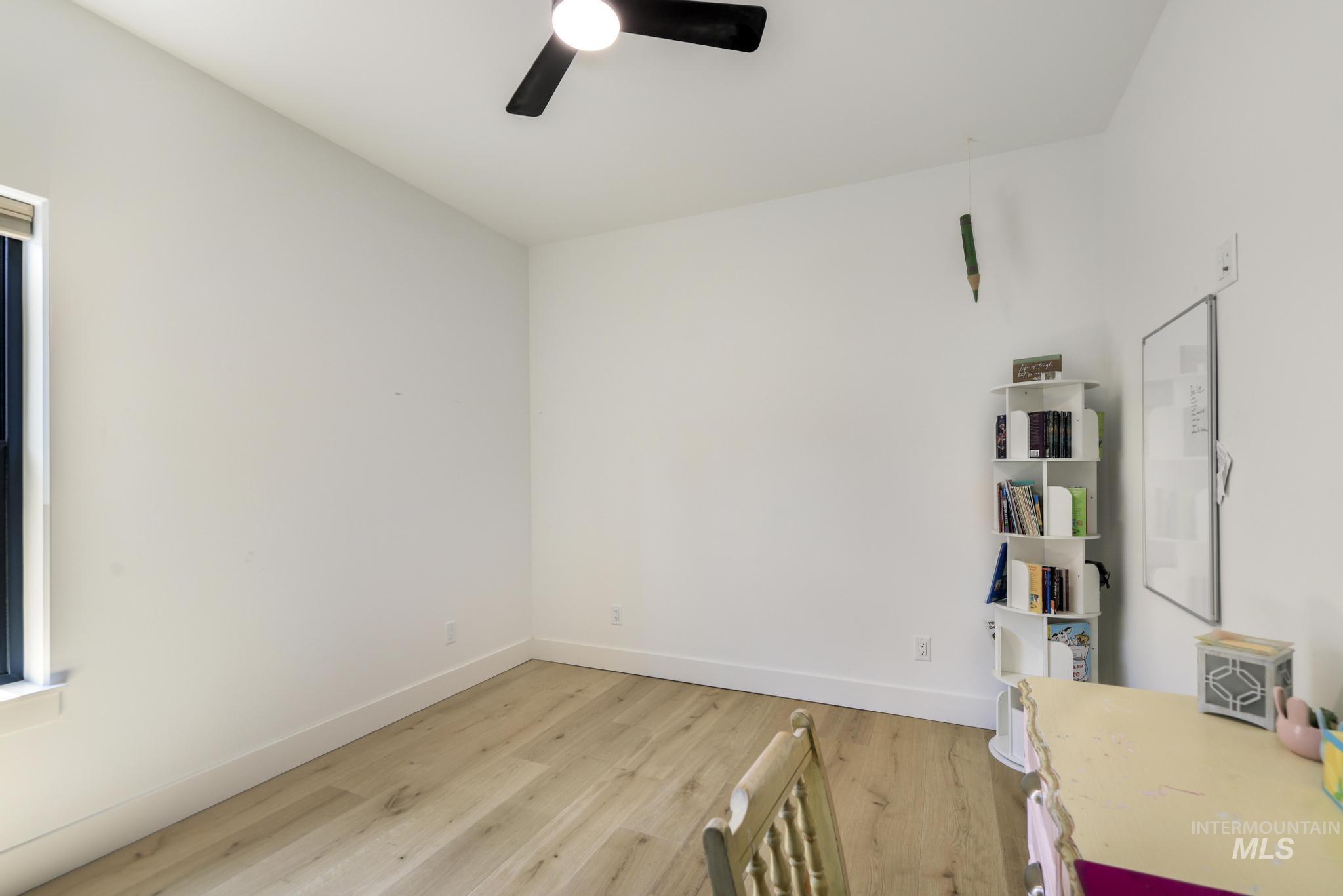 2054 Red Rock Way Property Photo 30