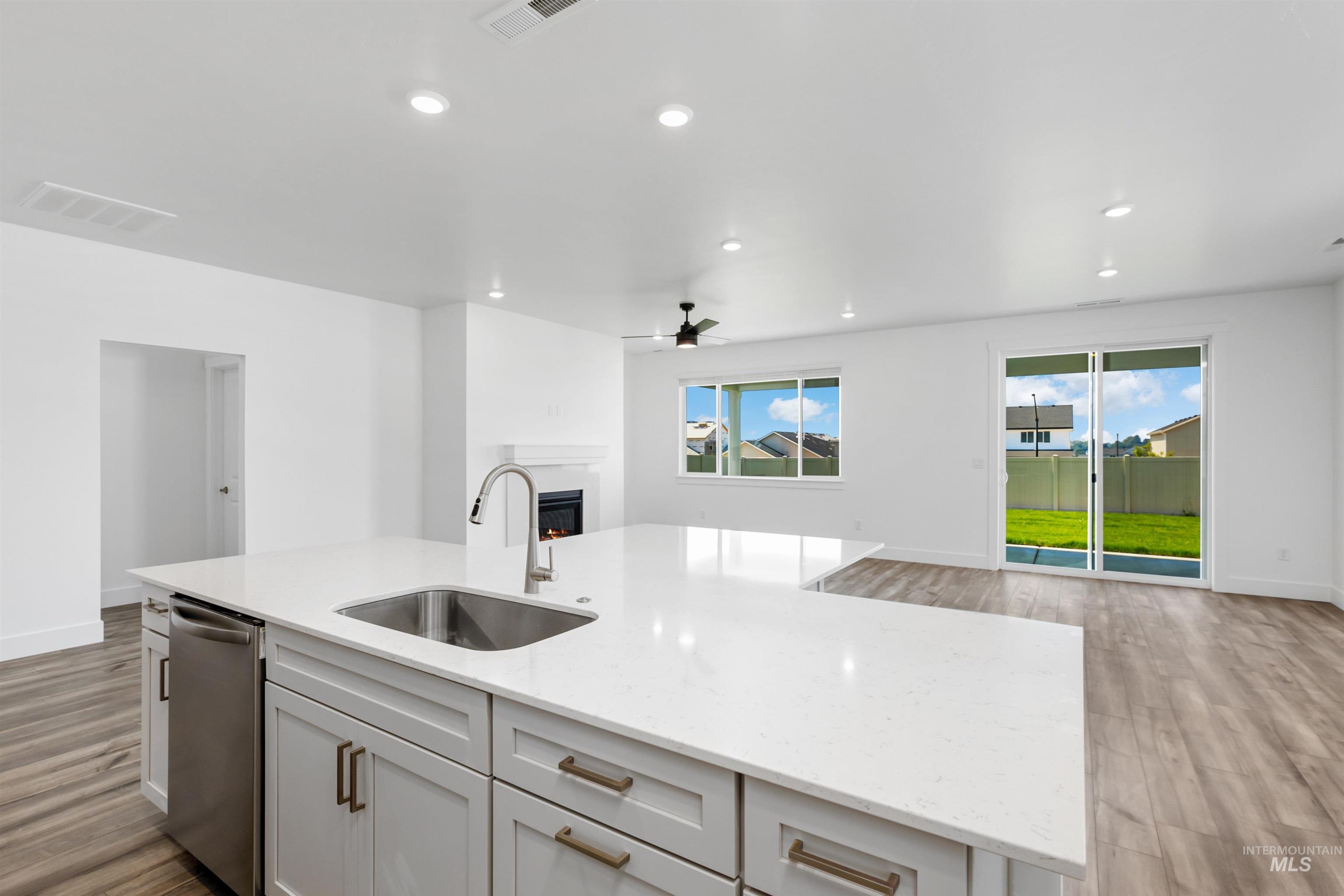 15087 Cloud Crest Ave Property Photo 7