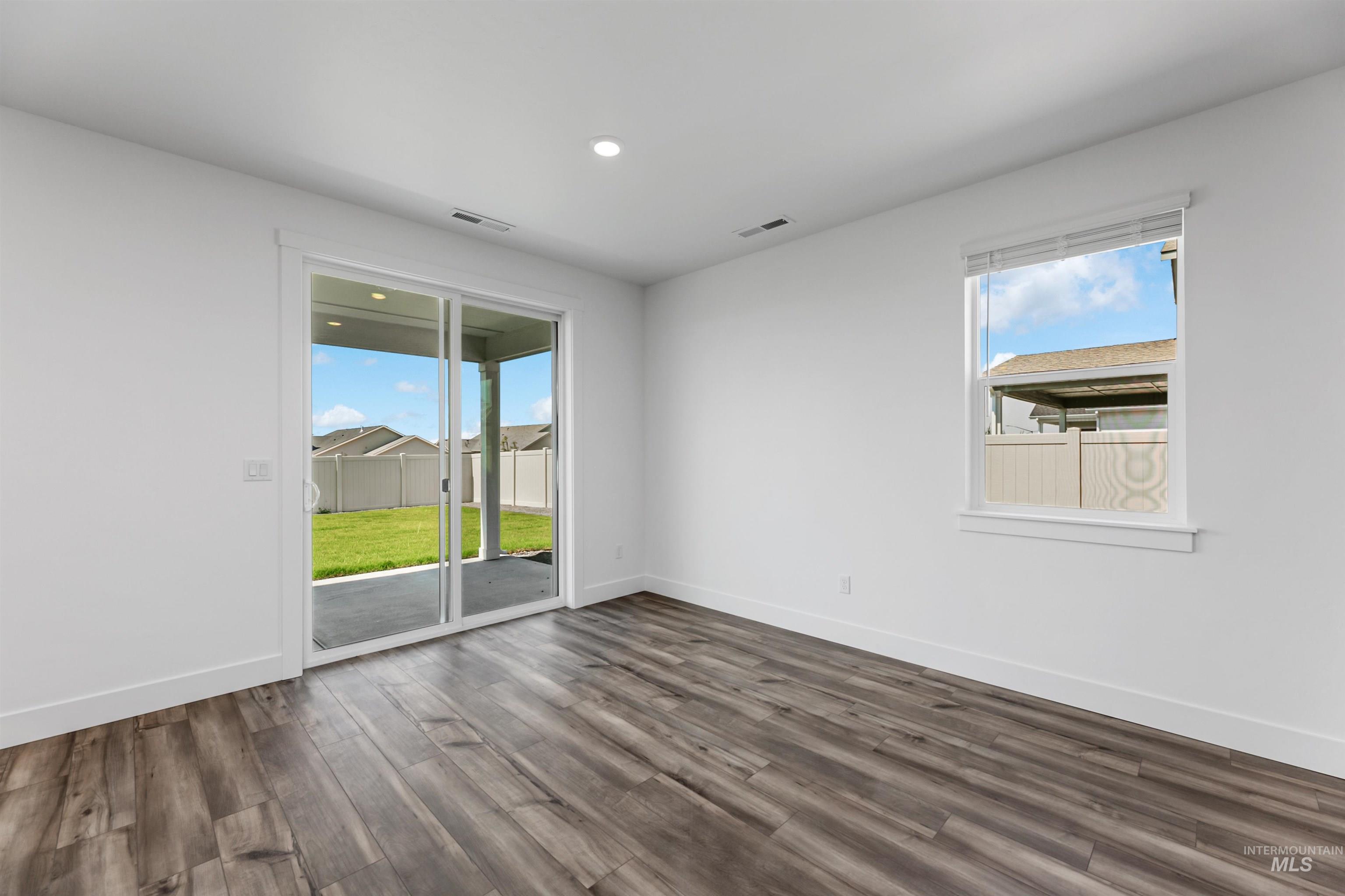 15087 Cloud Crest Ave Property Photo 8