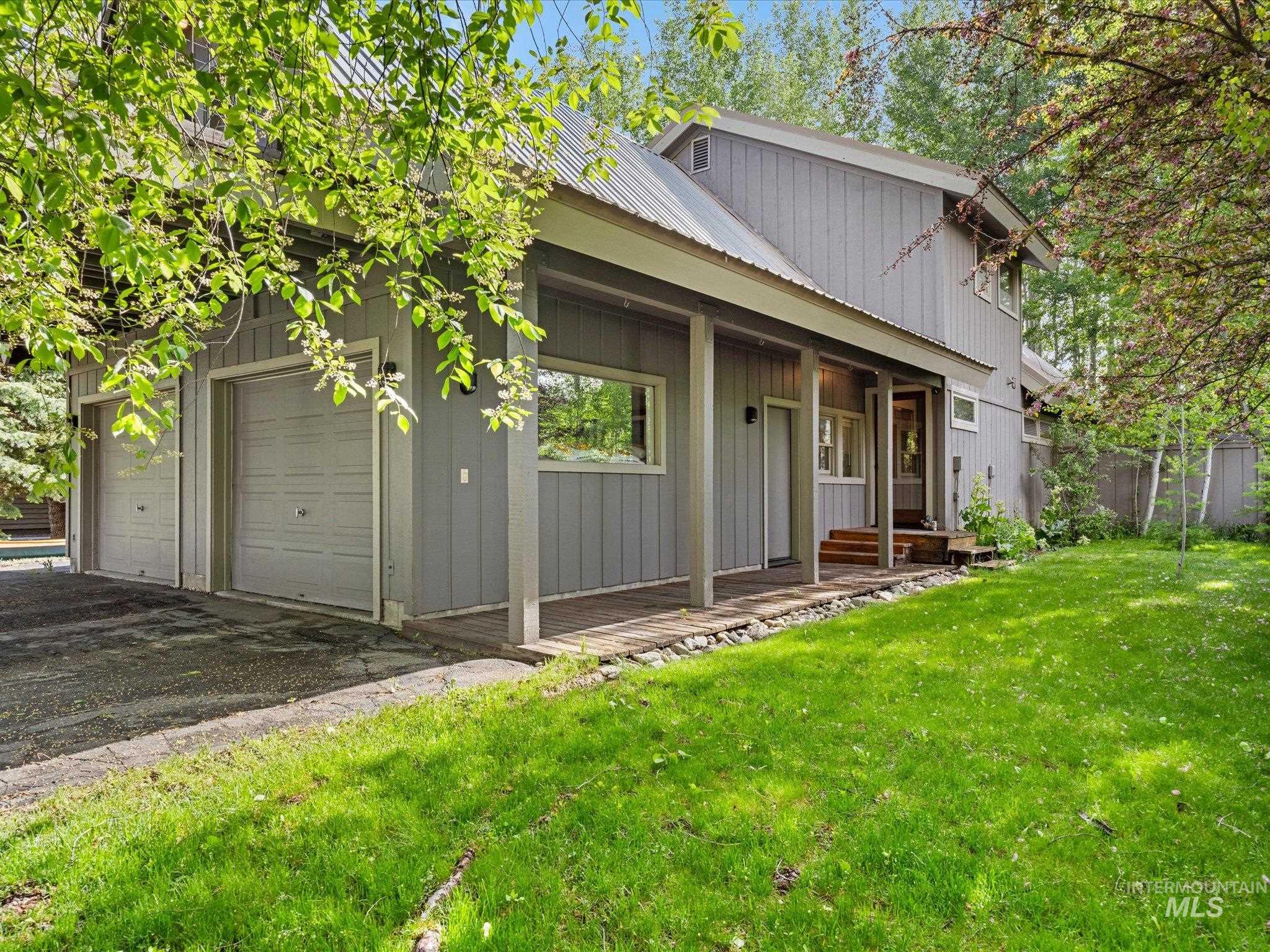 1658 Timber Cir