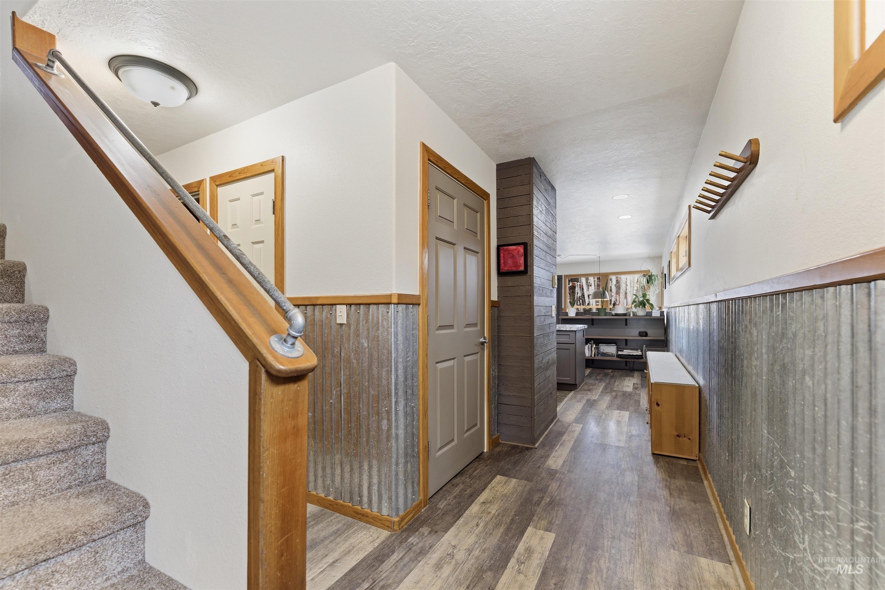 1658 Timber Cir Property Photo 19