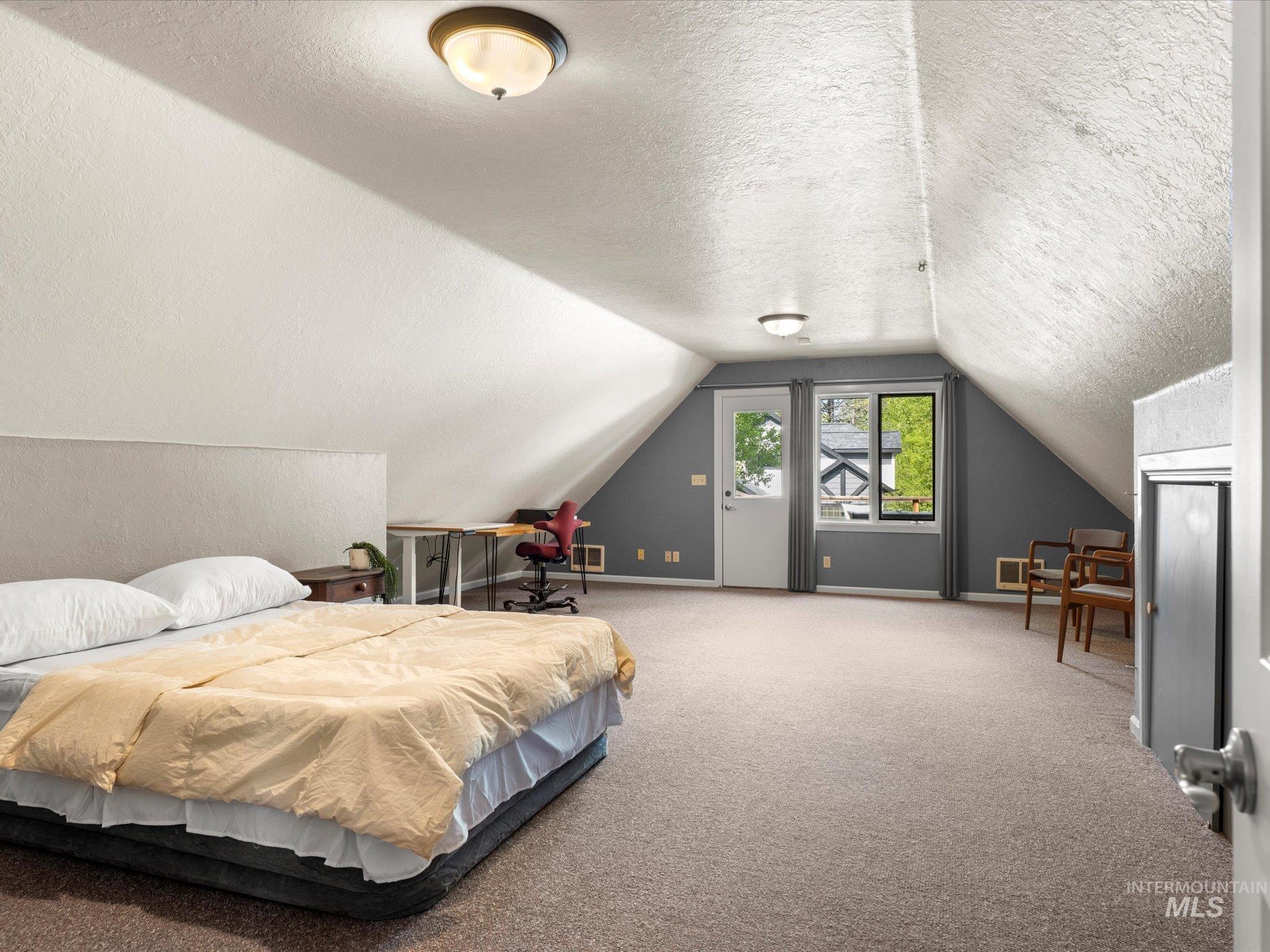 1658 Timber Cir Property Photo 32