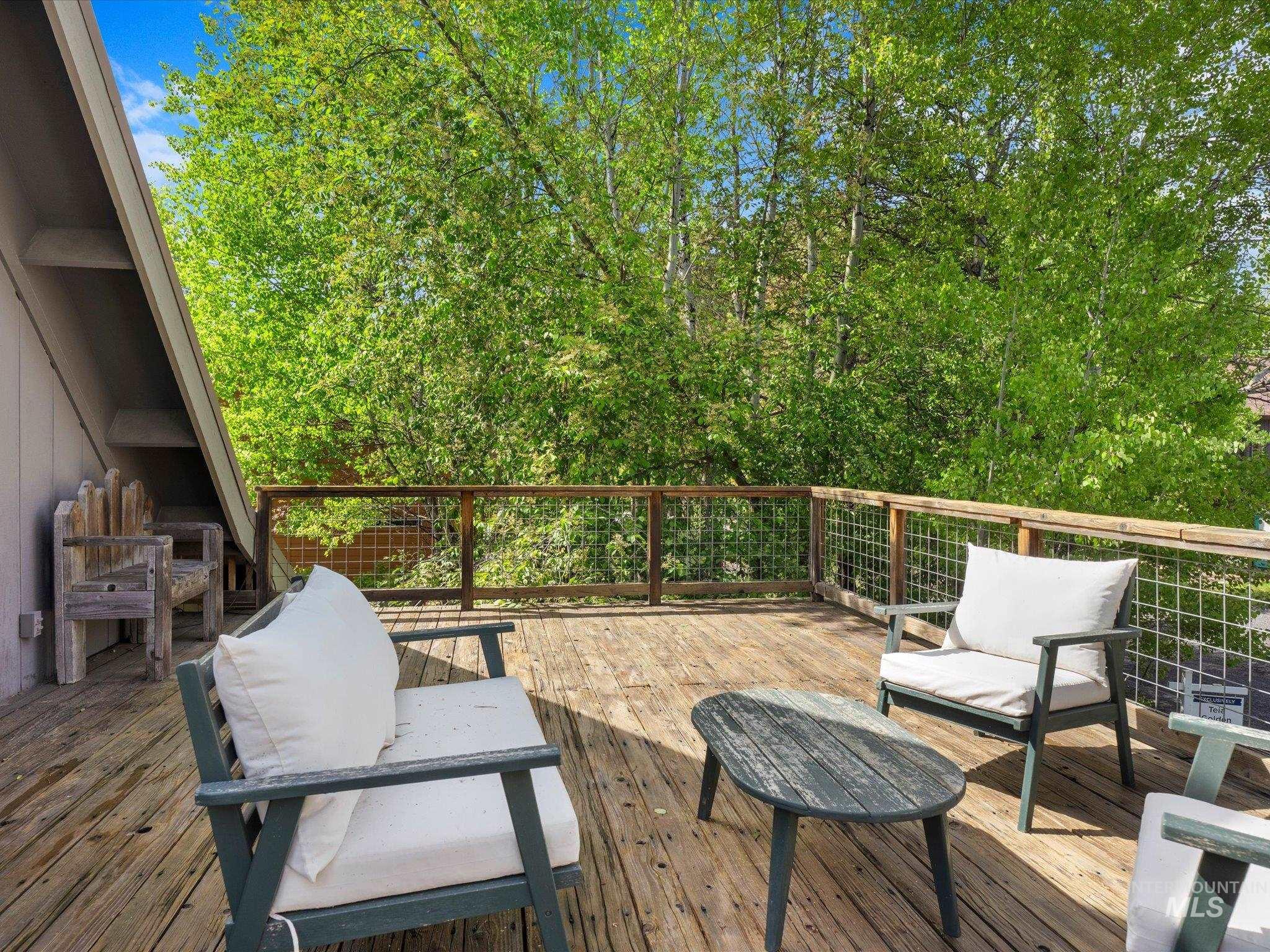 1658 Timber Cir Property Photo 33