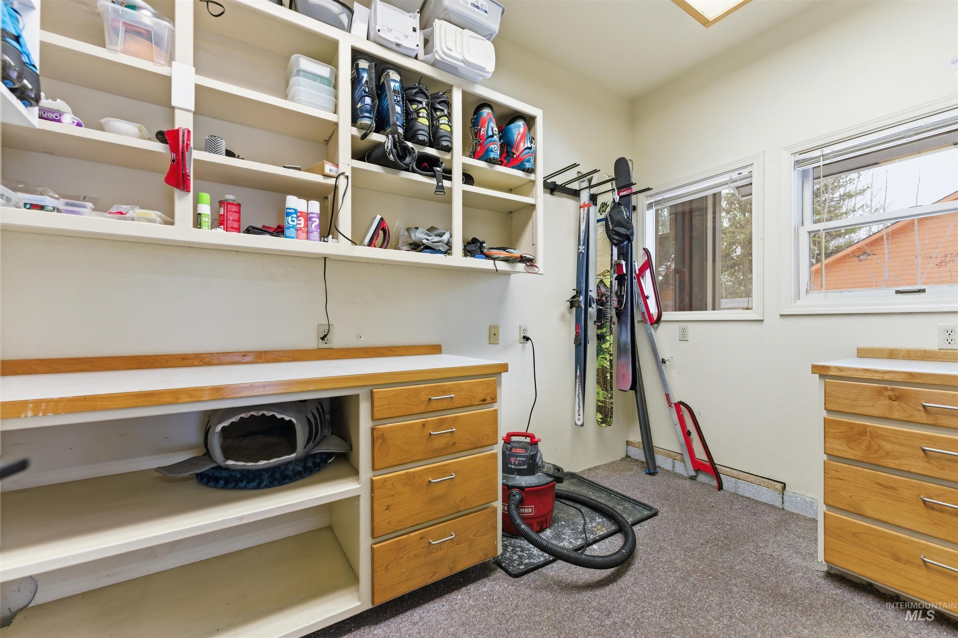 1658 Timber Cir Property Photo 37