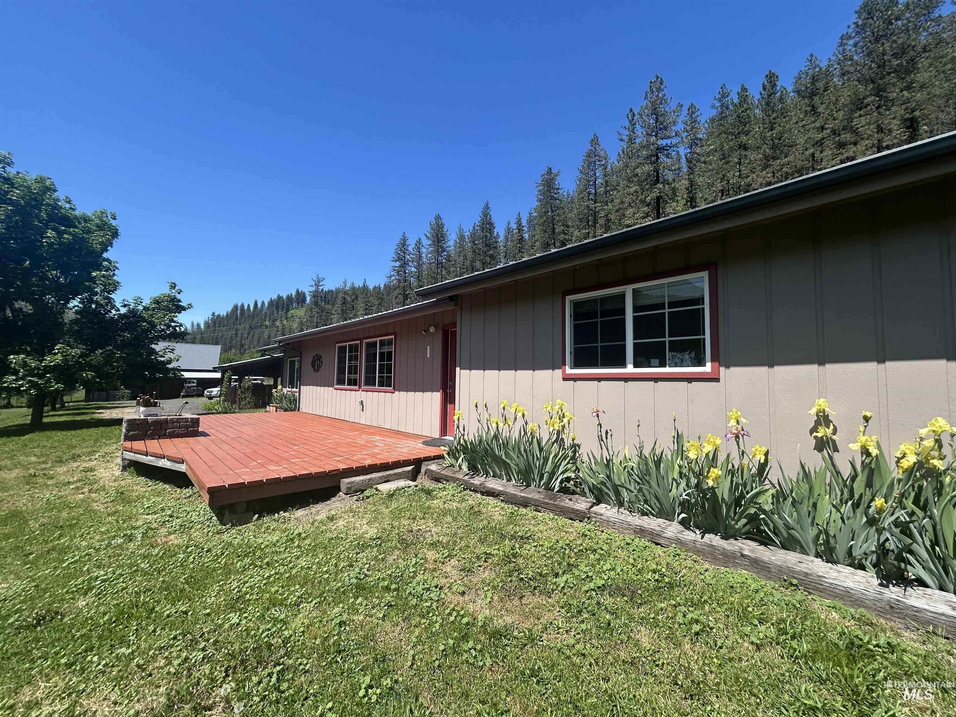 6215 Highway 12 Property Photo 3