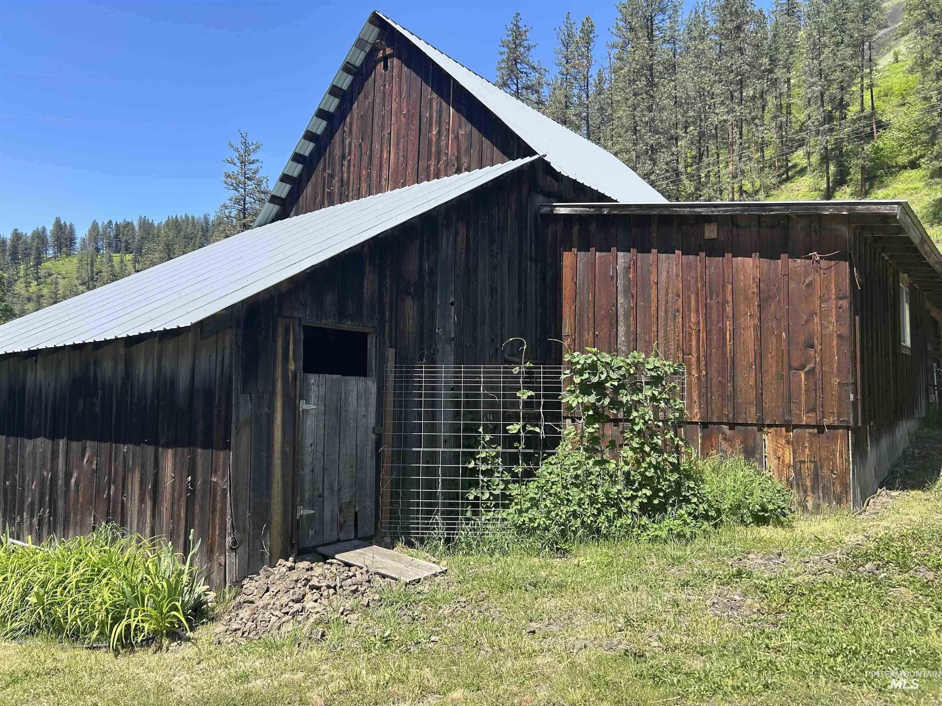 6215 Highway 12 Property Photo 39