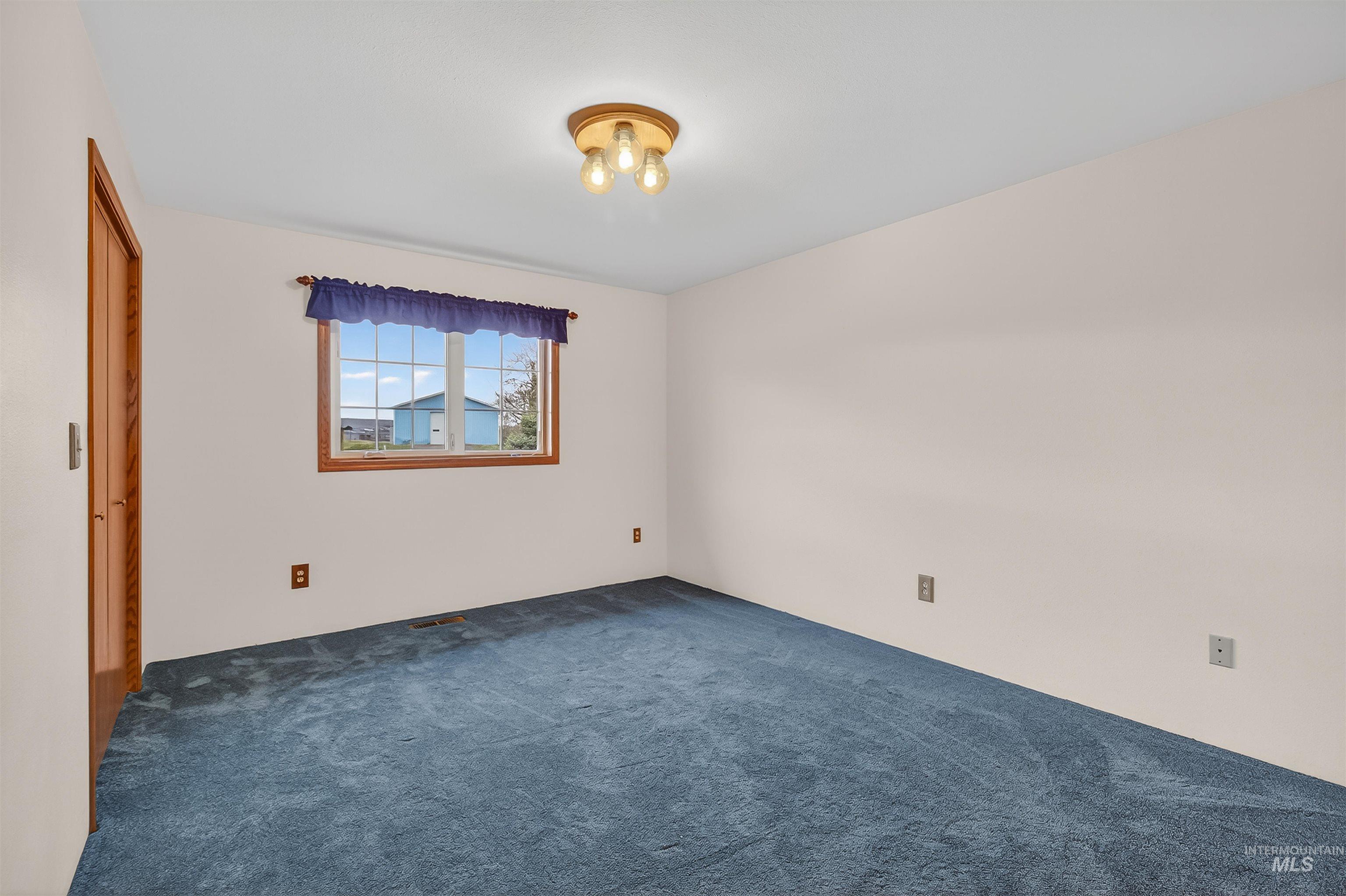 3015 Grandview Dr Property Photo 10