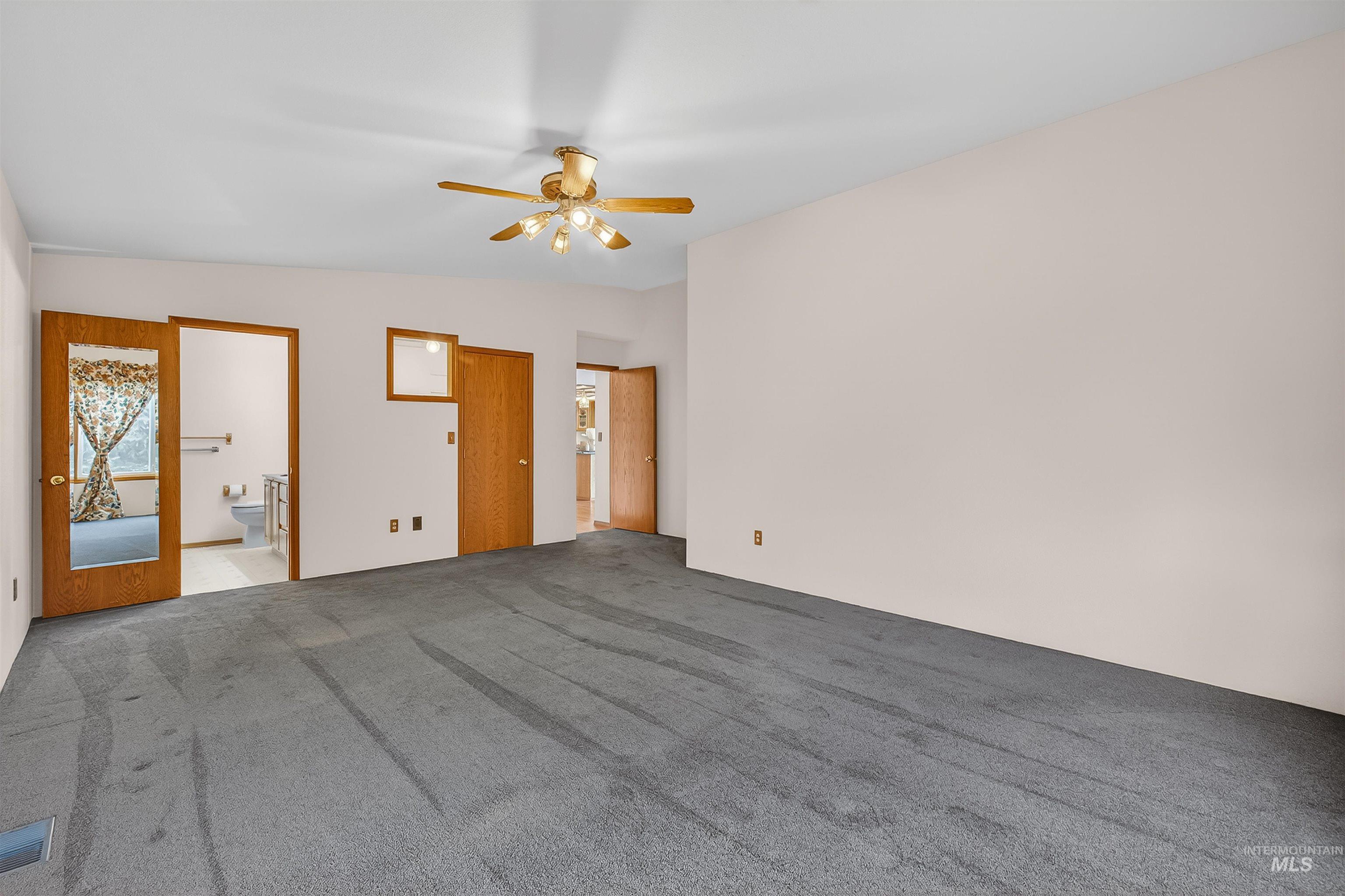 3015 Grandview Dr Property Photo 15