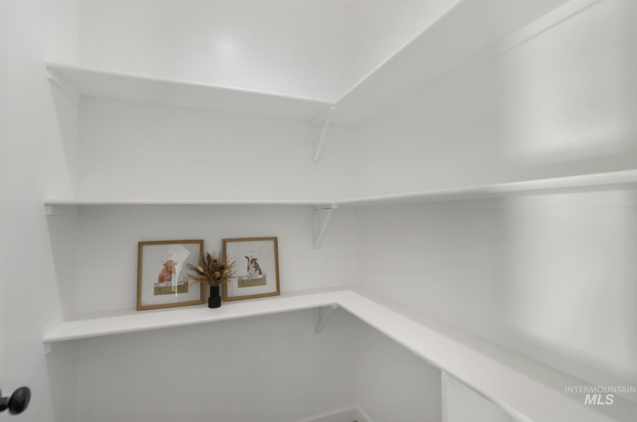 1800 Poplar Ave Property Photo 9