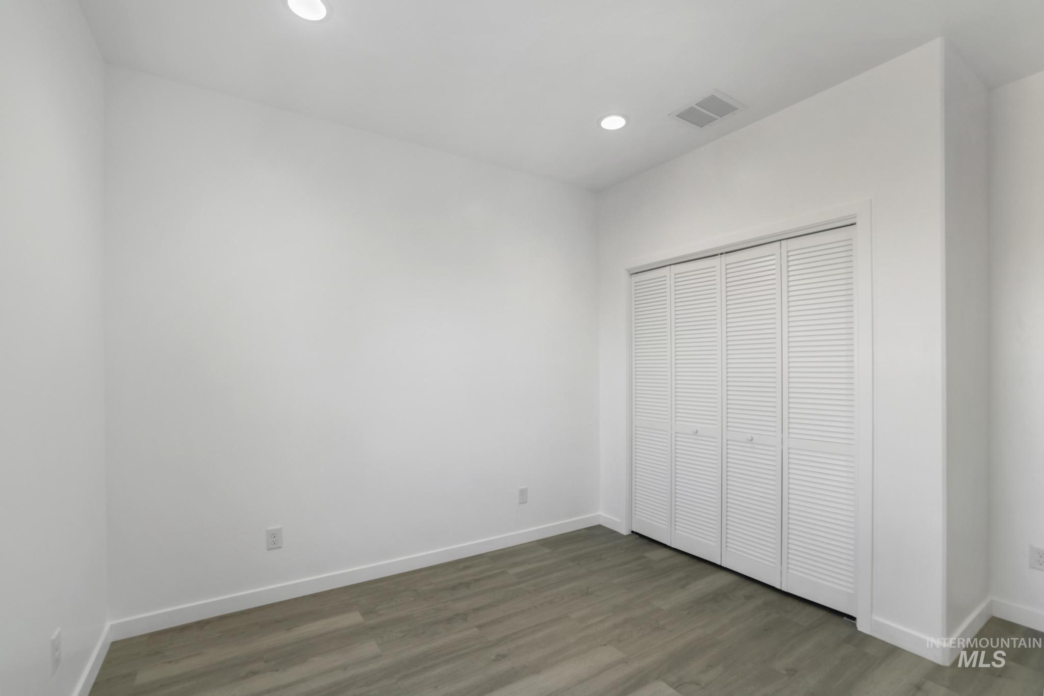 1800 Poplar Ave Property Photo 14